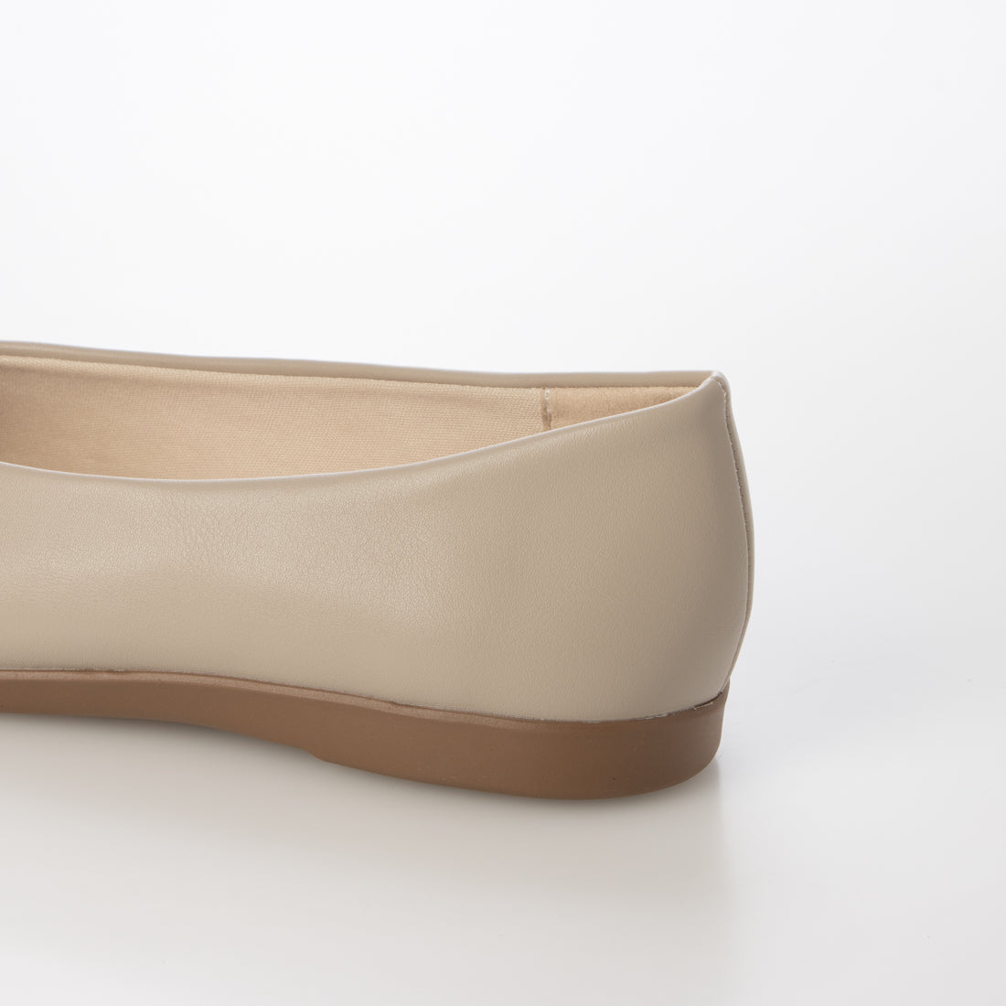 シューズインクローゼット Shoes in Closet -シュークロ- 超軽量 スクエア Vカット ベーシック フラットパンプス 3027 (グレージュ) グレージュ