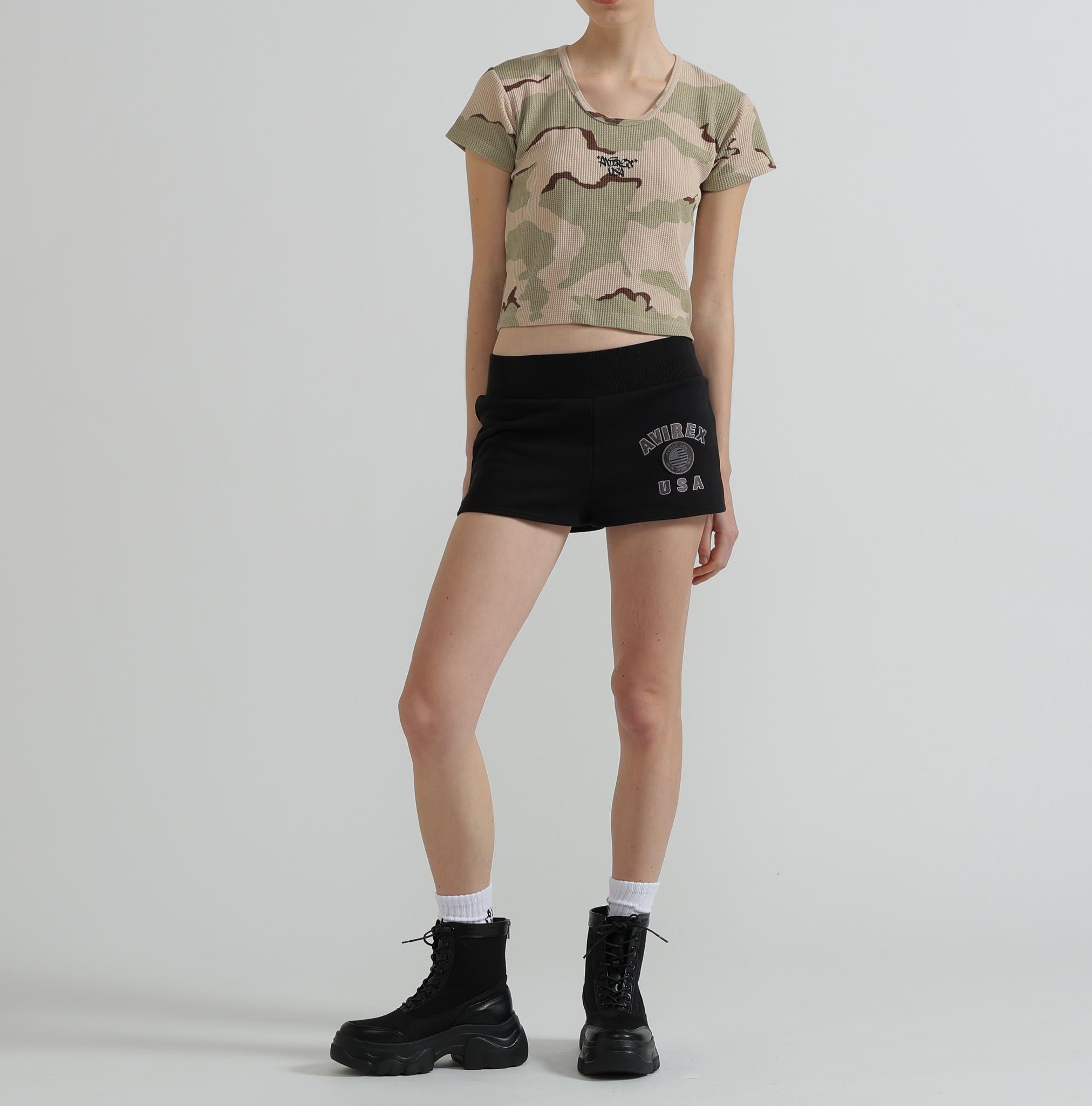 《WOMAN/直営店限定》VARSITY FLAG SHORT PANTS ブラック