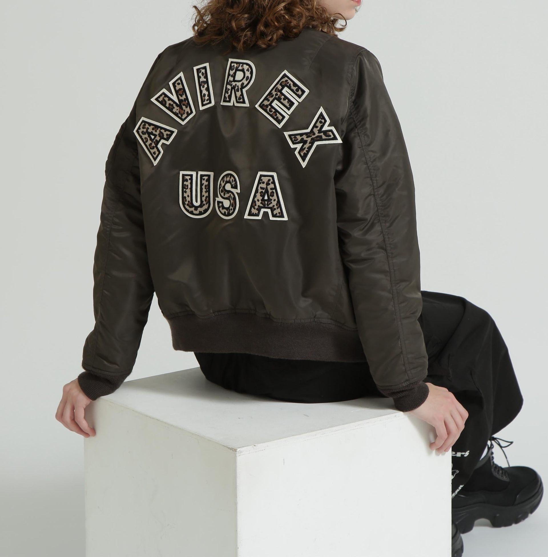 《WOMAN》LEOPARD LOGO MA-1 ブラウン