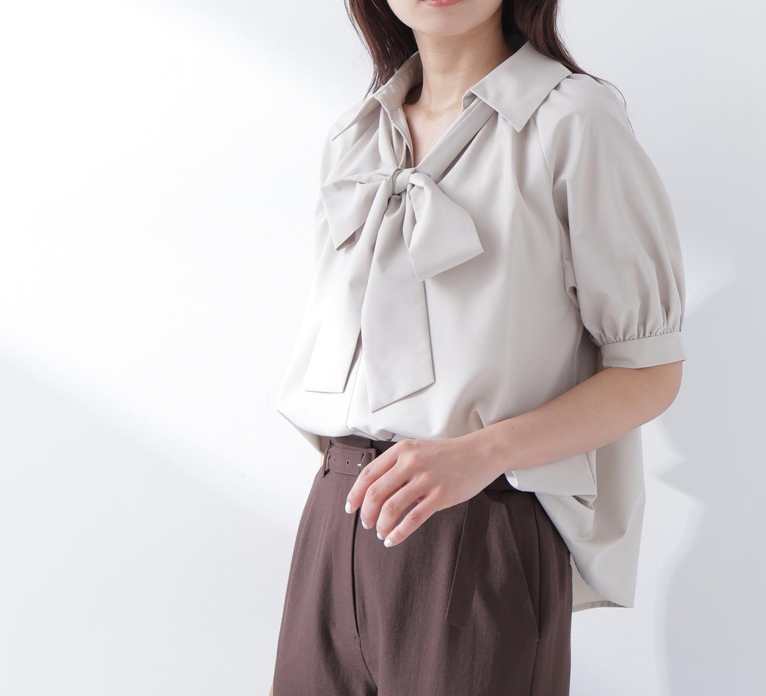 スキッパーリボンタイブラウス半袖 ベージュ