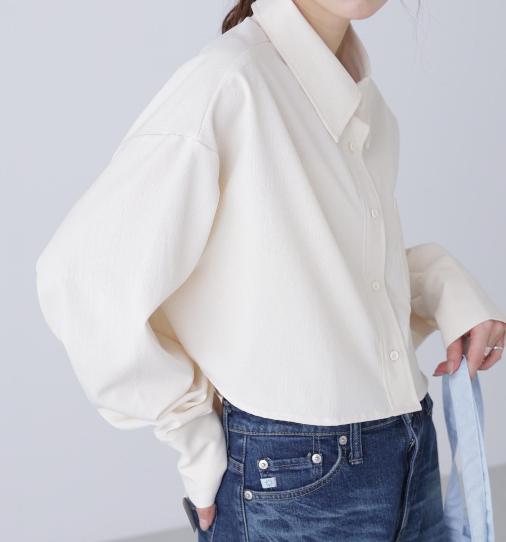 バックレースアップショート丈シャツ オフ