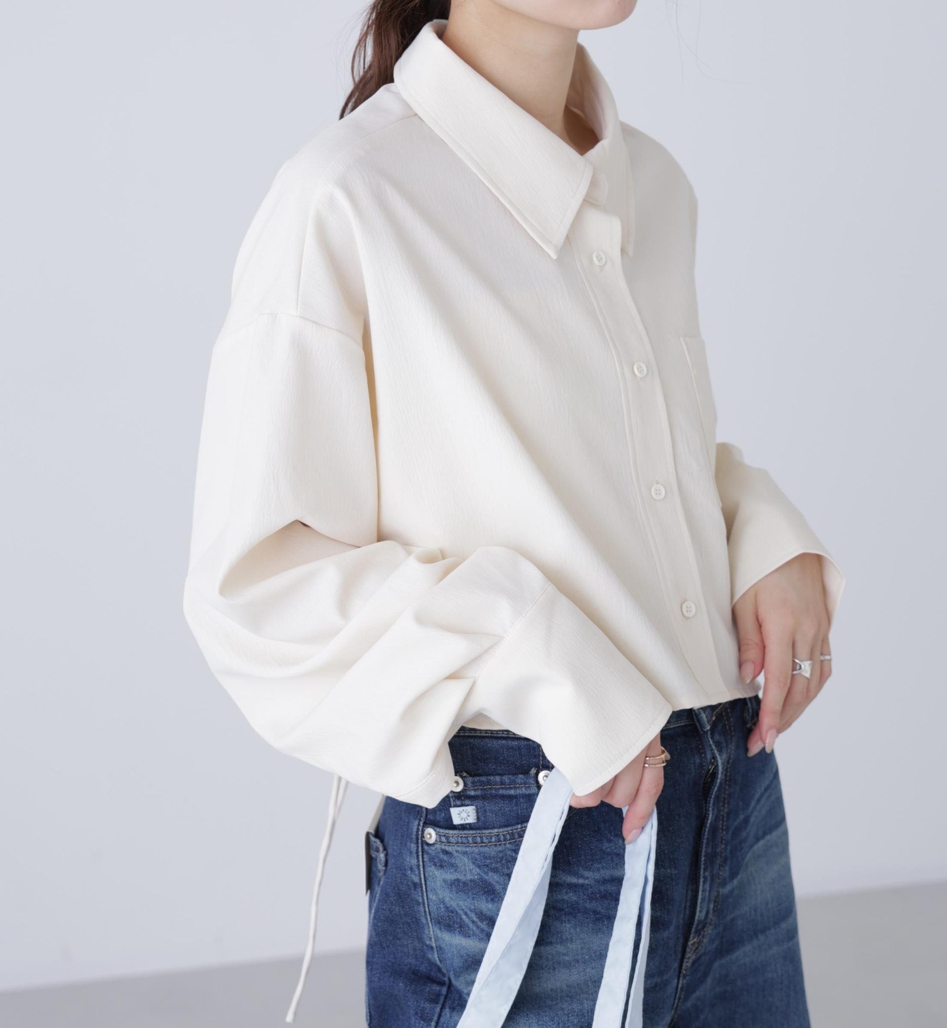 バックレースアップショート丈シャツ オフ