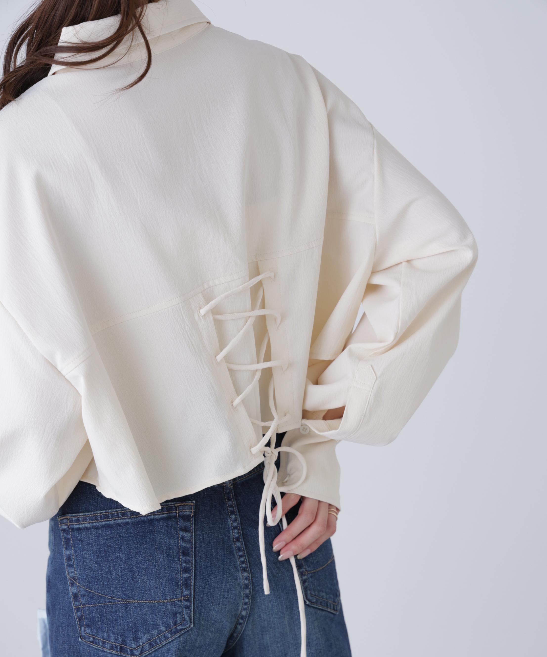 バックレースアップショート丈シャツ オフ