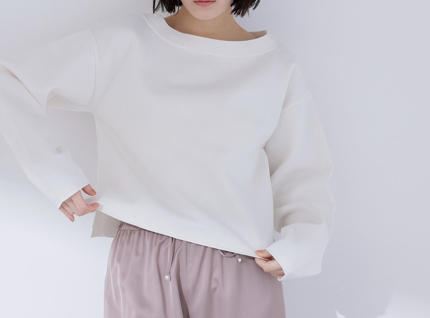 スウェットライクフォルムニット オフホワイト1