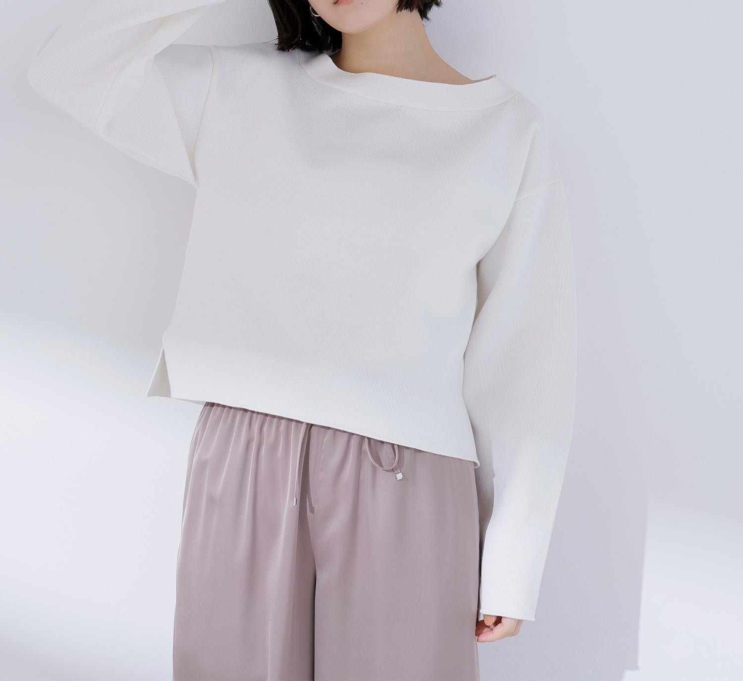 スウェットライクフォルムニット オフホワイト1