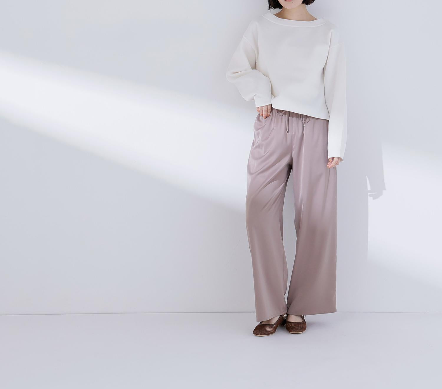 スウェットライクフォルムニット オフホワイト1