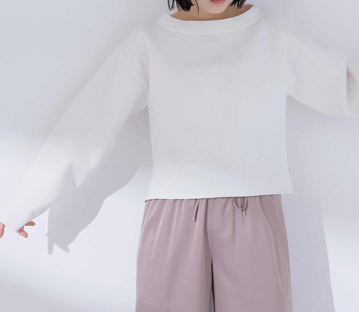 スウェットライクフォルムニット オフホワイト1