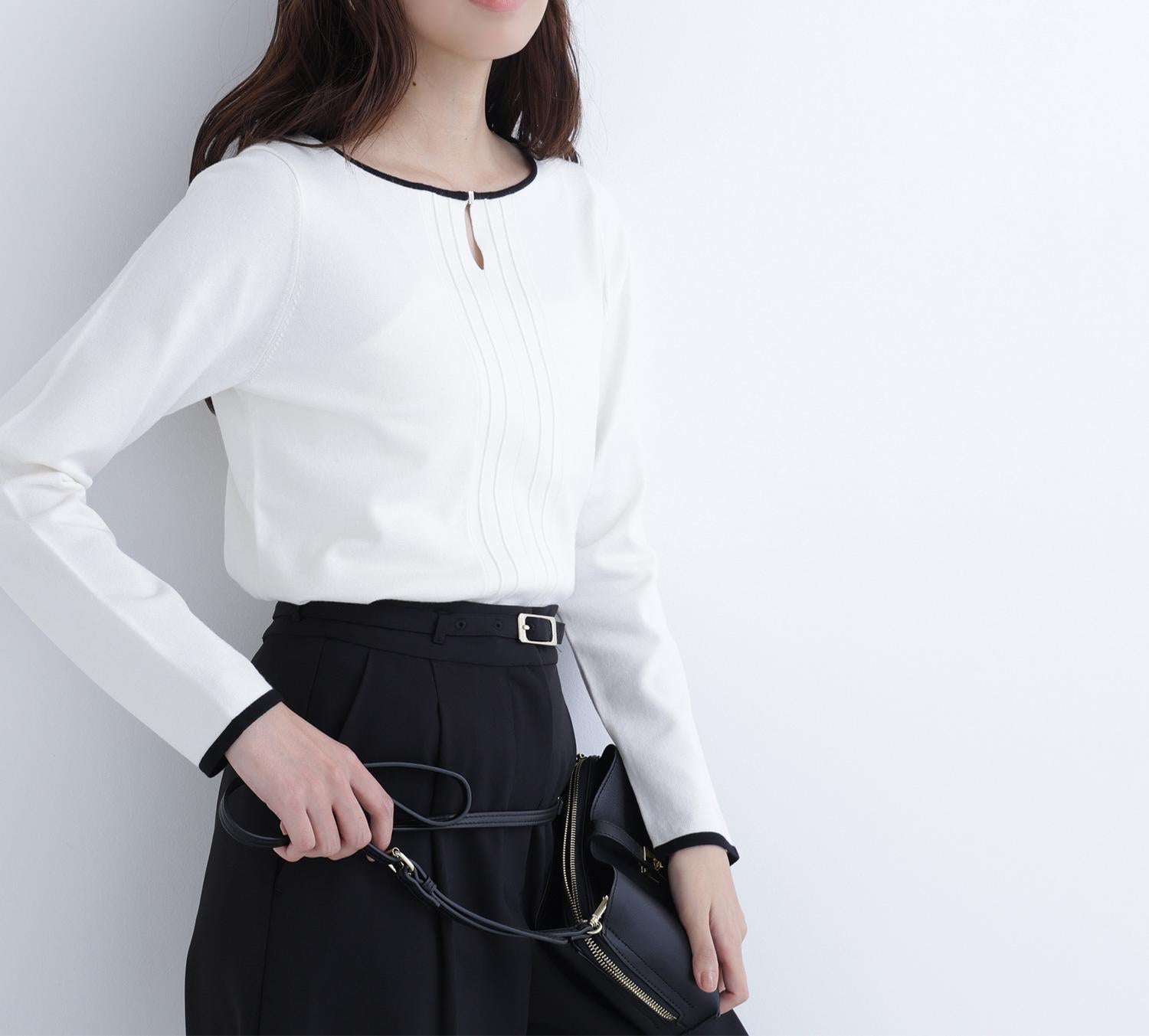 バイカラーフロントタックニット オフホワイト系2