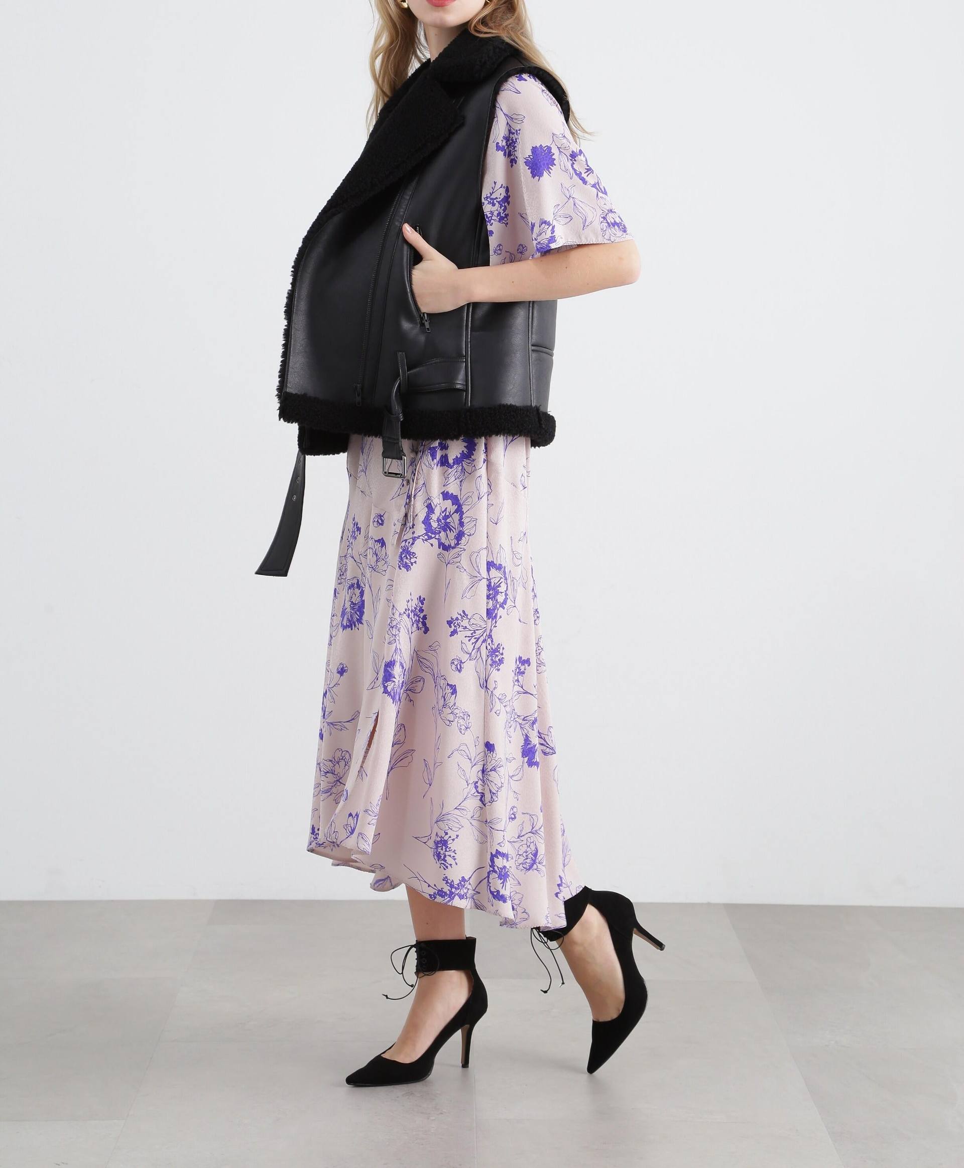 フォームートンライダースベスト ブラック