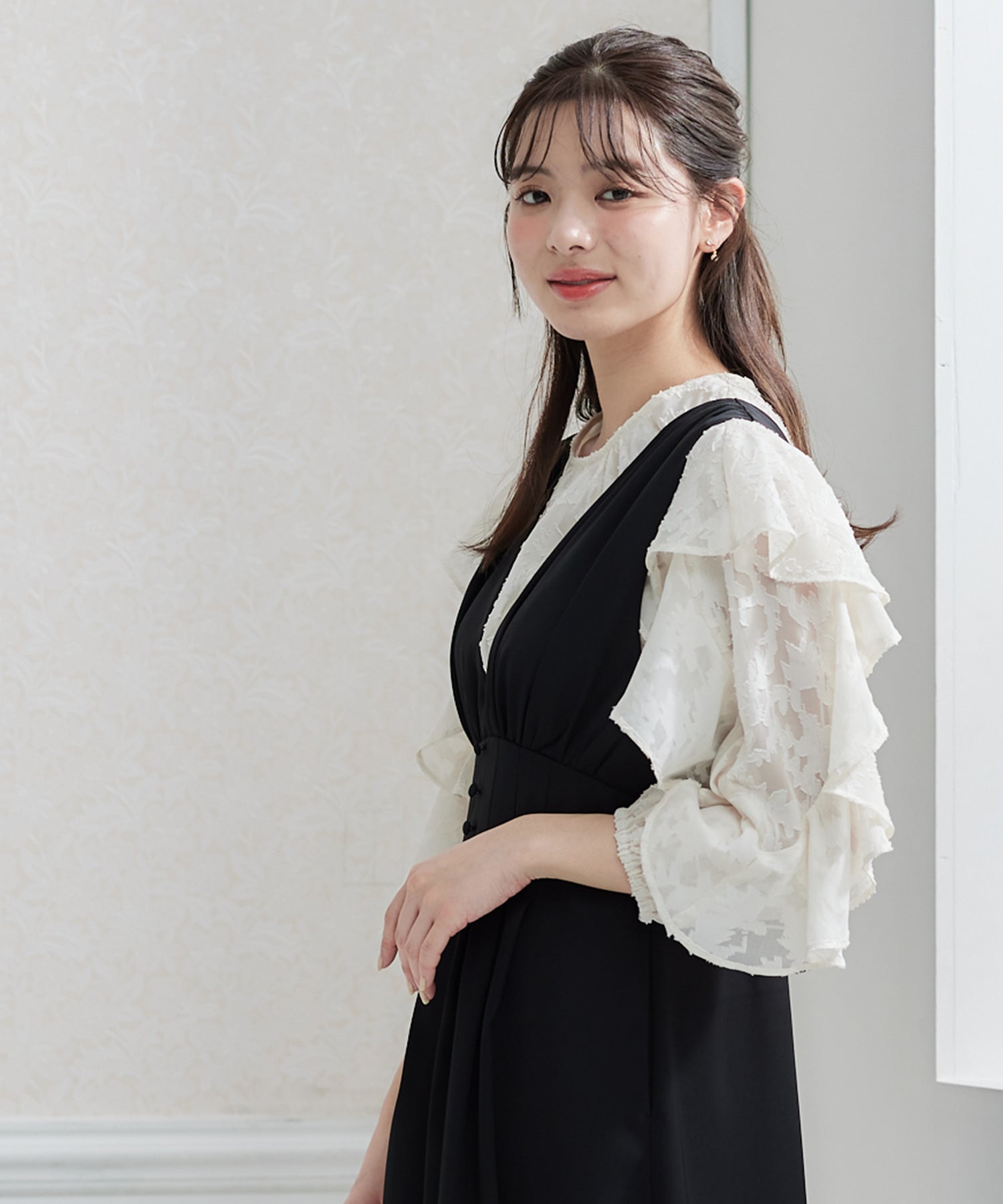 12Twelve Agenda Floral Jacquard Ruffle Sleeve Blouse