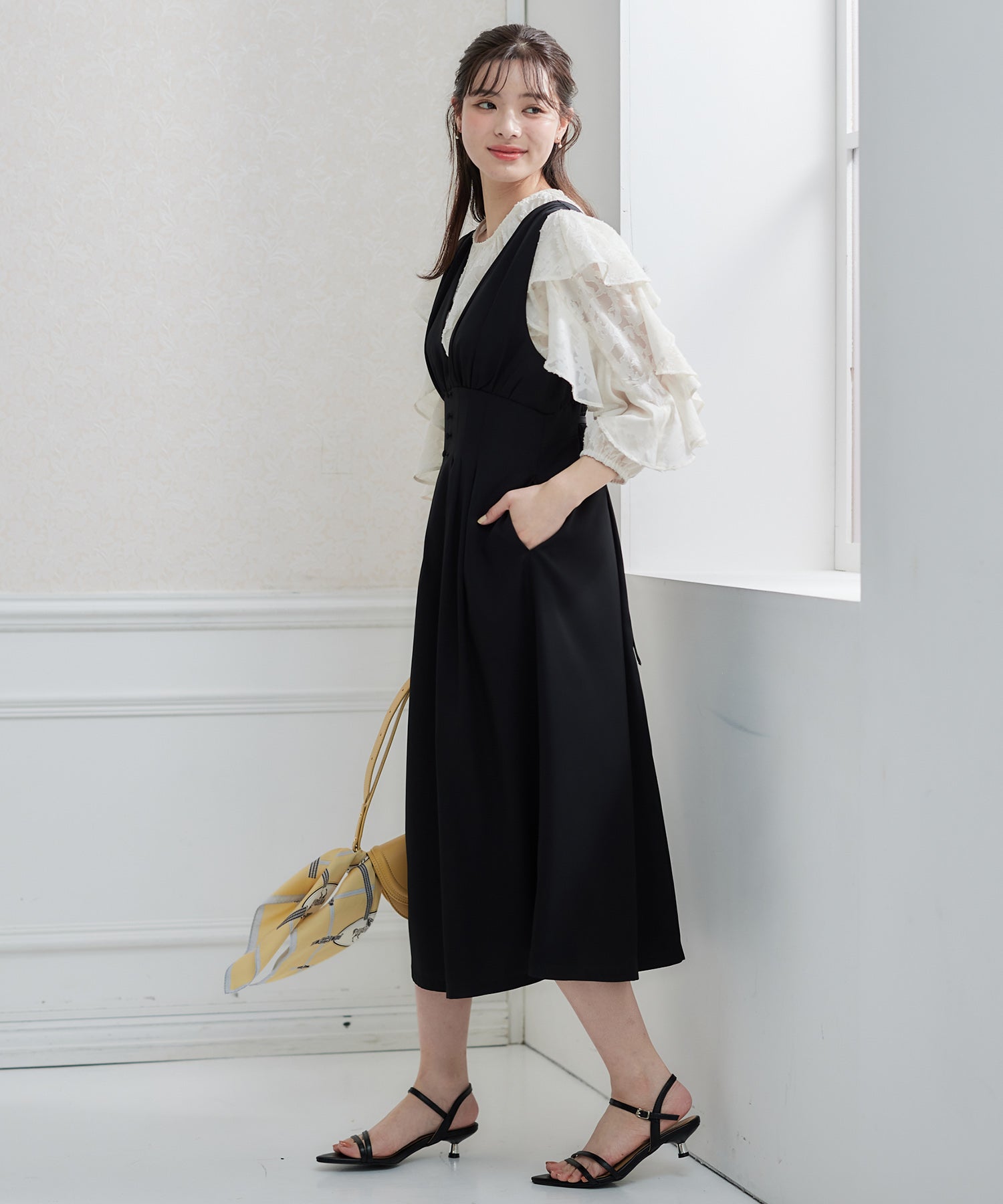 12Twelve Agenda Floral Jacquard Ruffle Sleeve Blouse