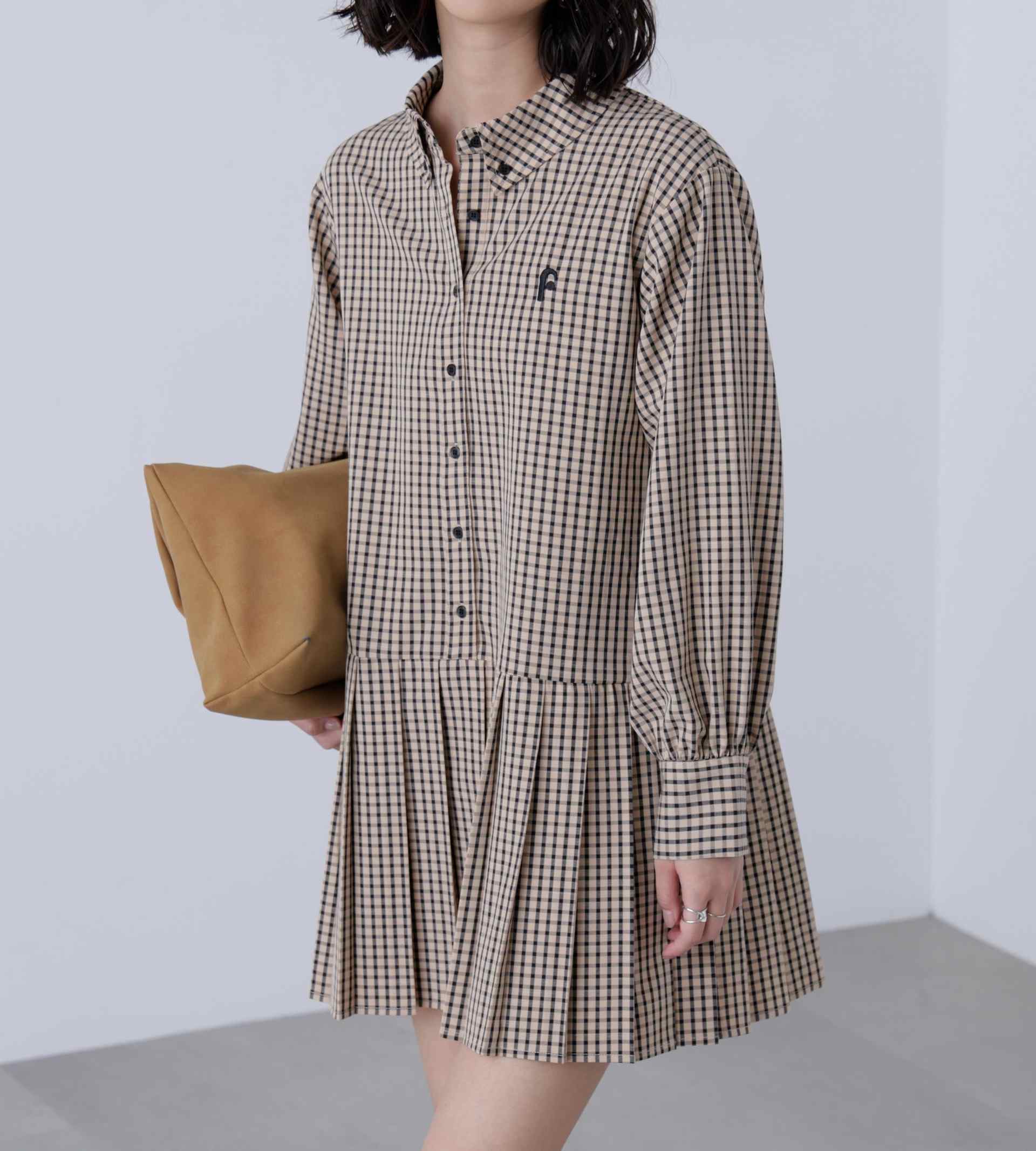 プリーツシャツロングスリーブミニワンピース ベージュチェック1