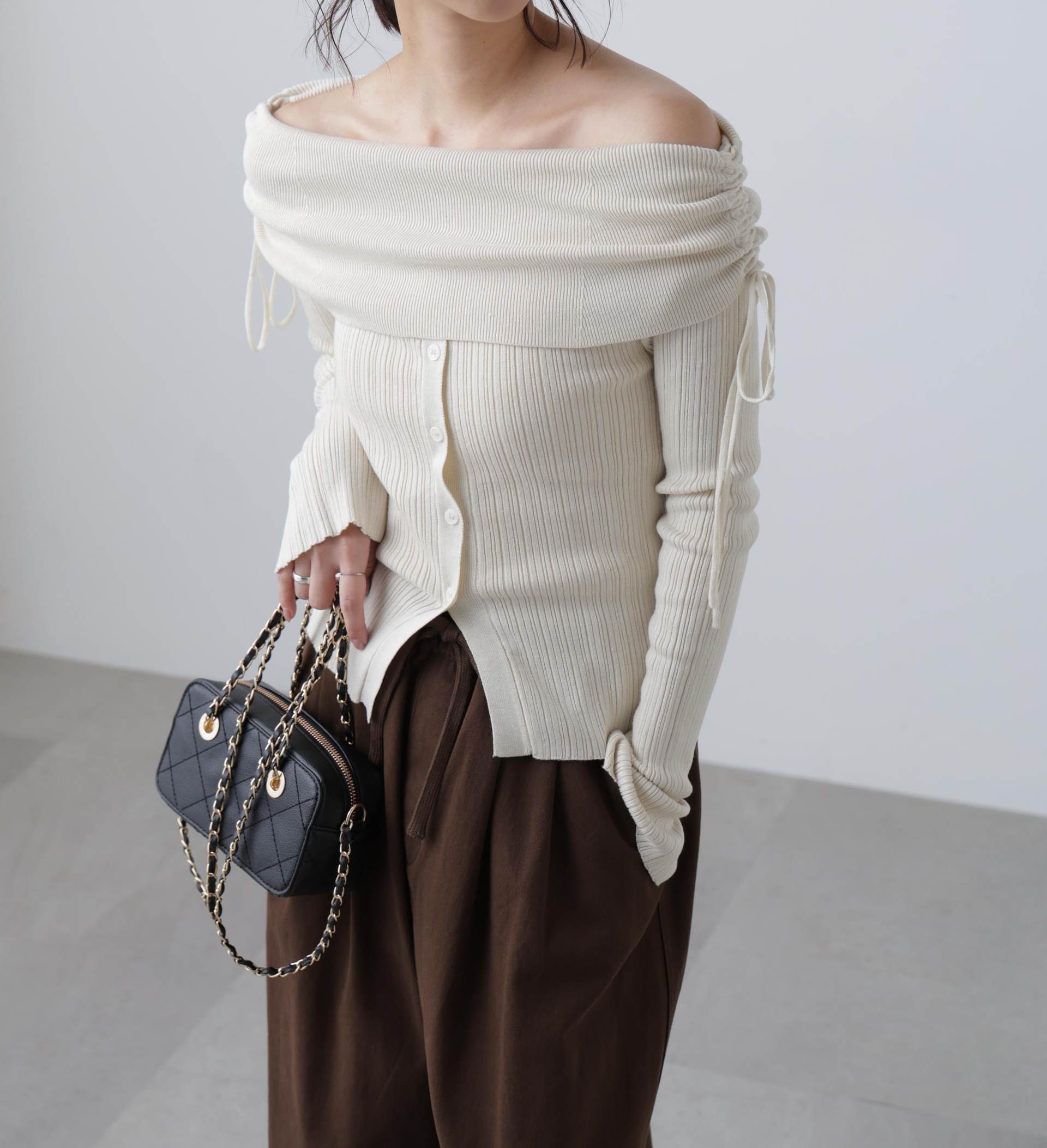 リボンシャーリングオフショルダーニット オフ