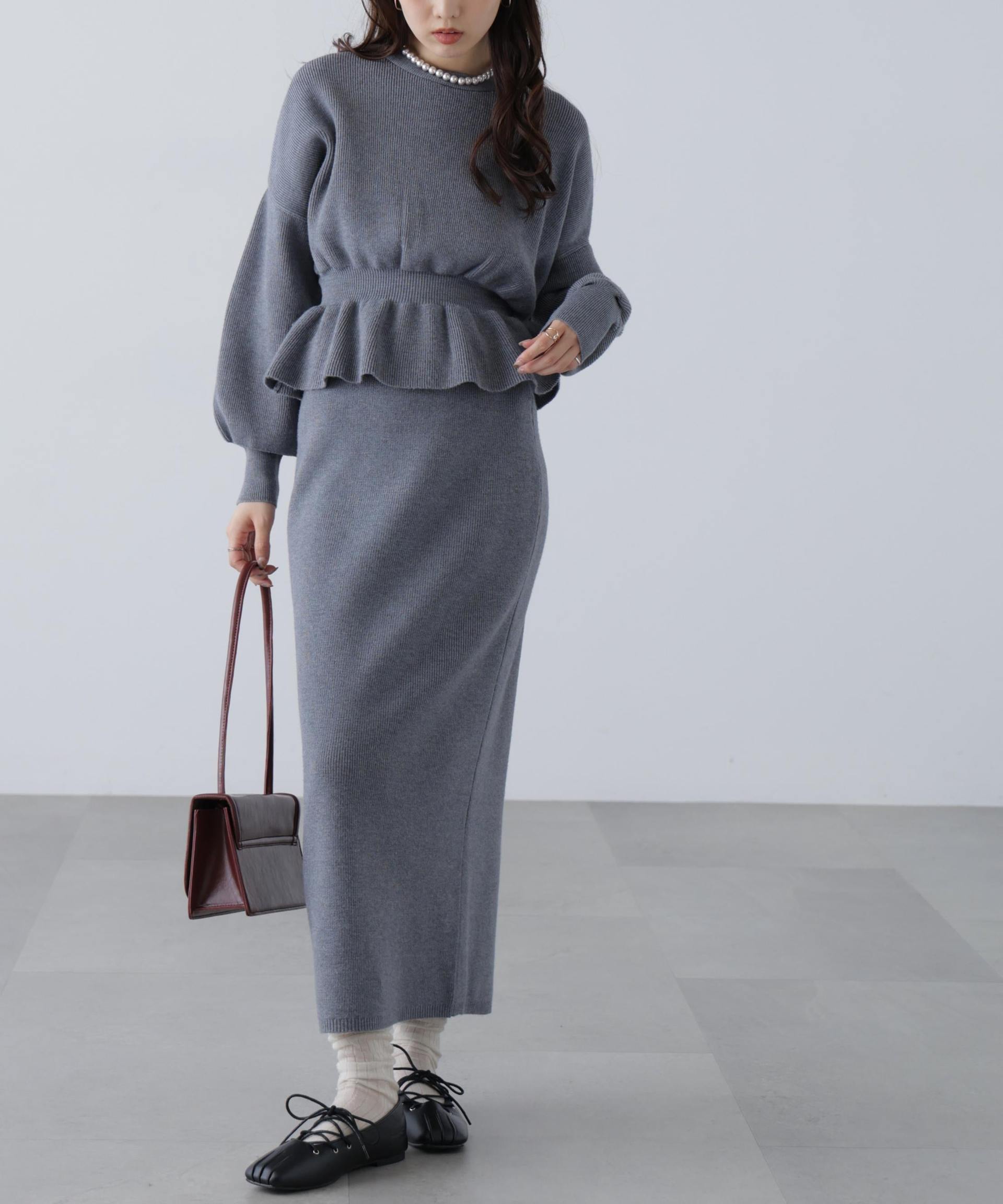 ペプラムニットセットアップ グレー