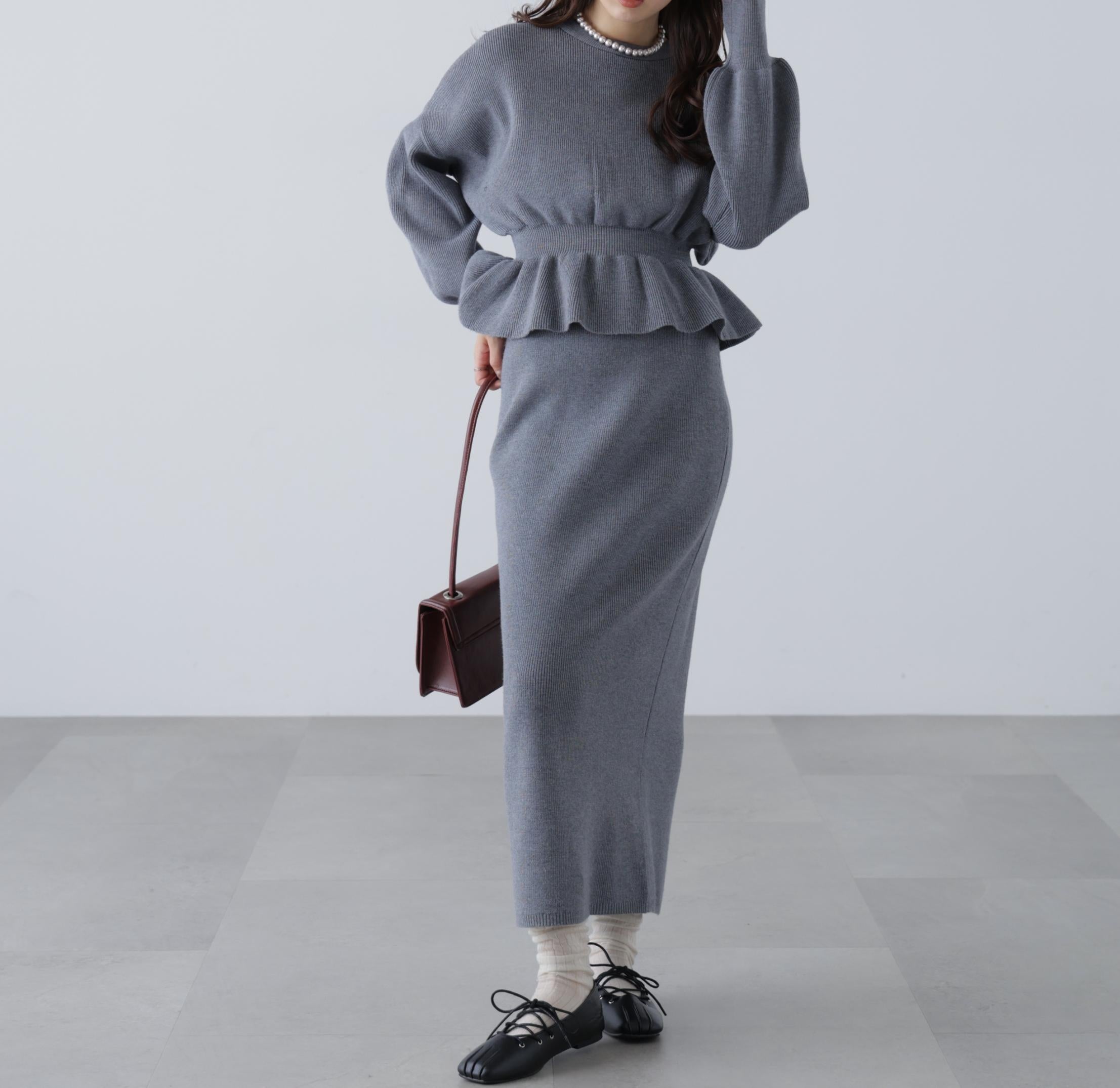 ペプラムニットセットアップ グレー