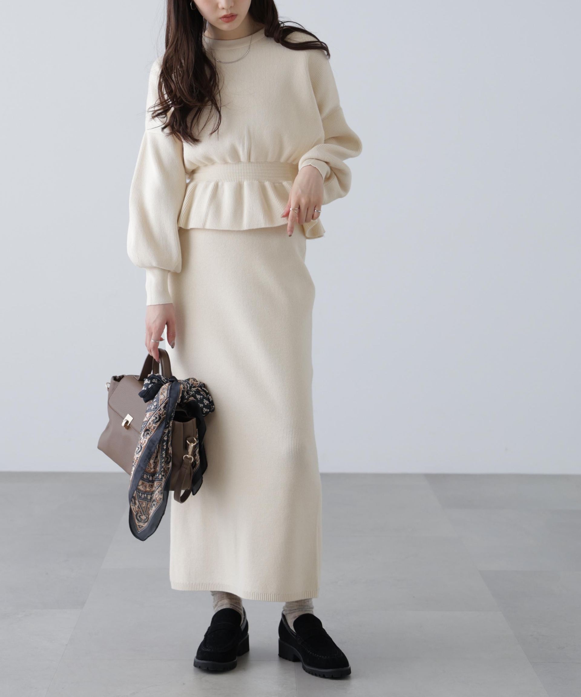 ペプラムニットセットアップ オフ