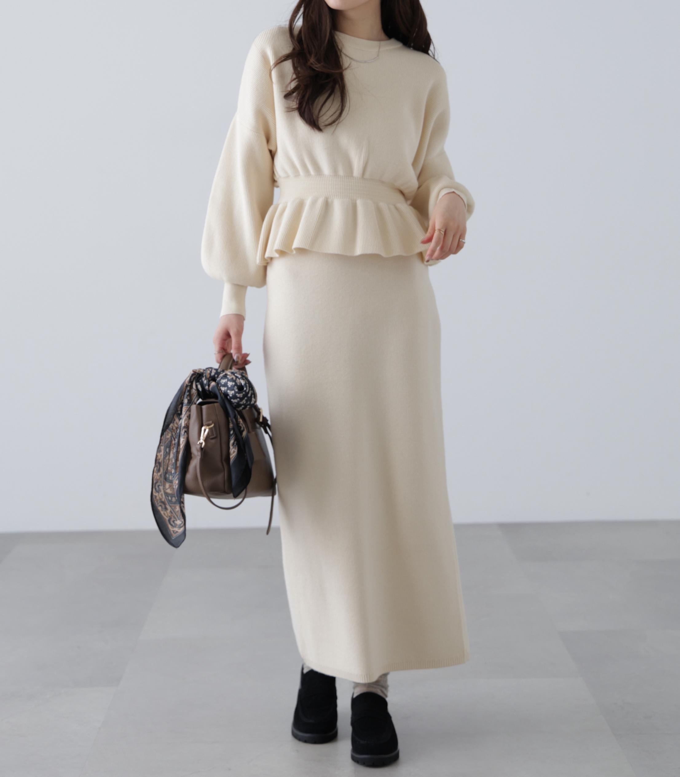 ペプラムニットセットアップ オフ