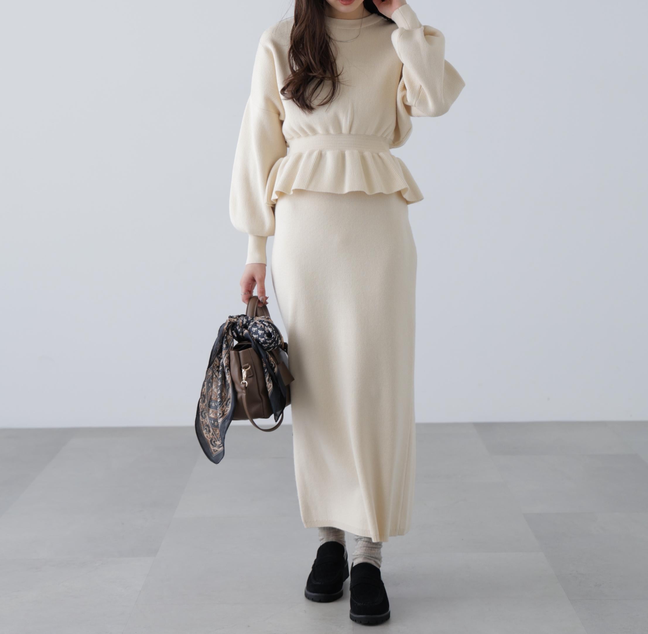 ペプラムニットセットアップ オフ