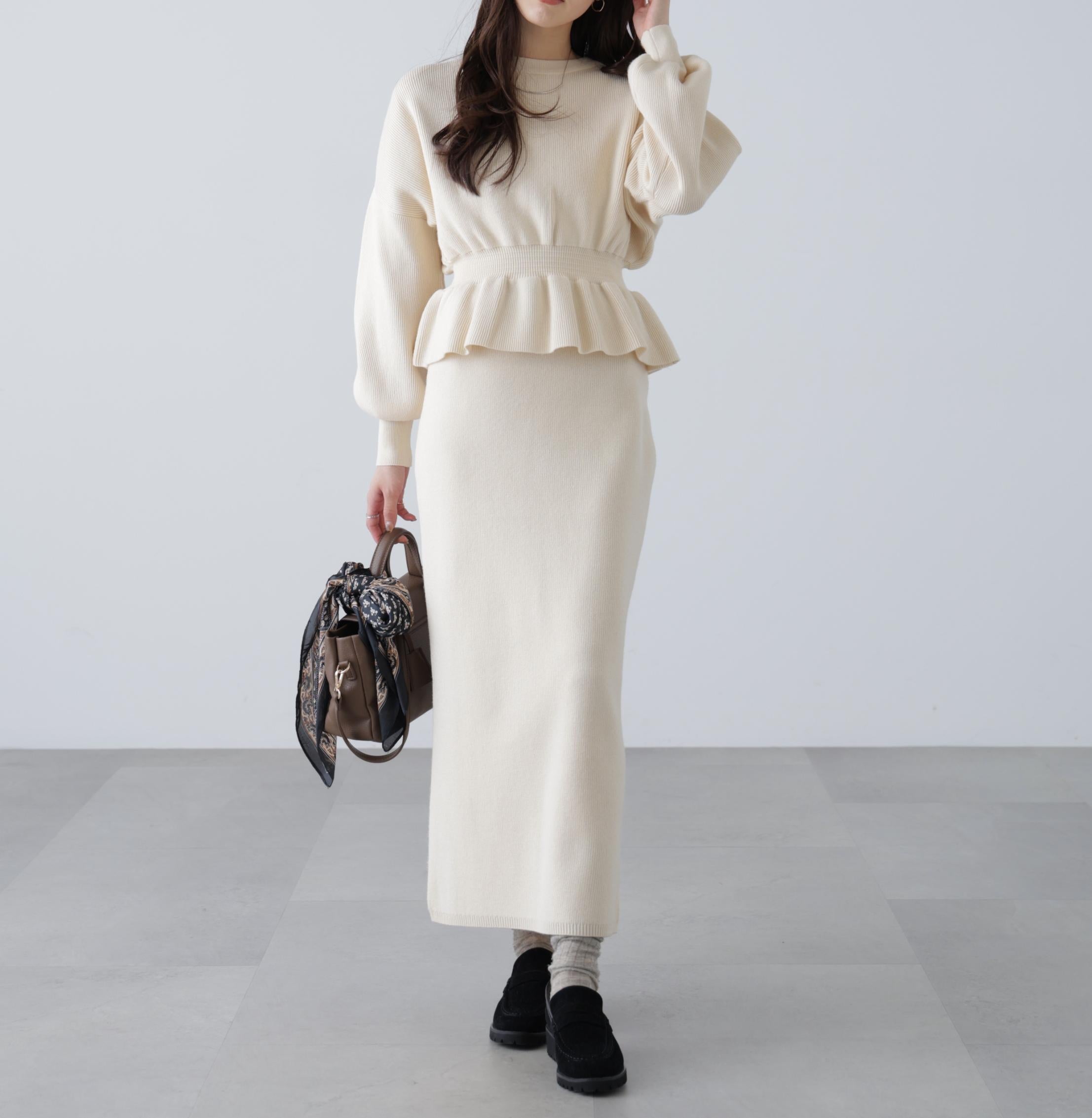 ペプラムニットセットアップ オフ