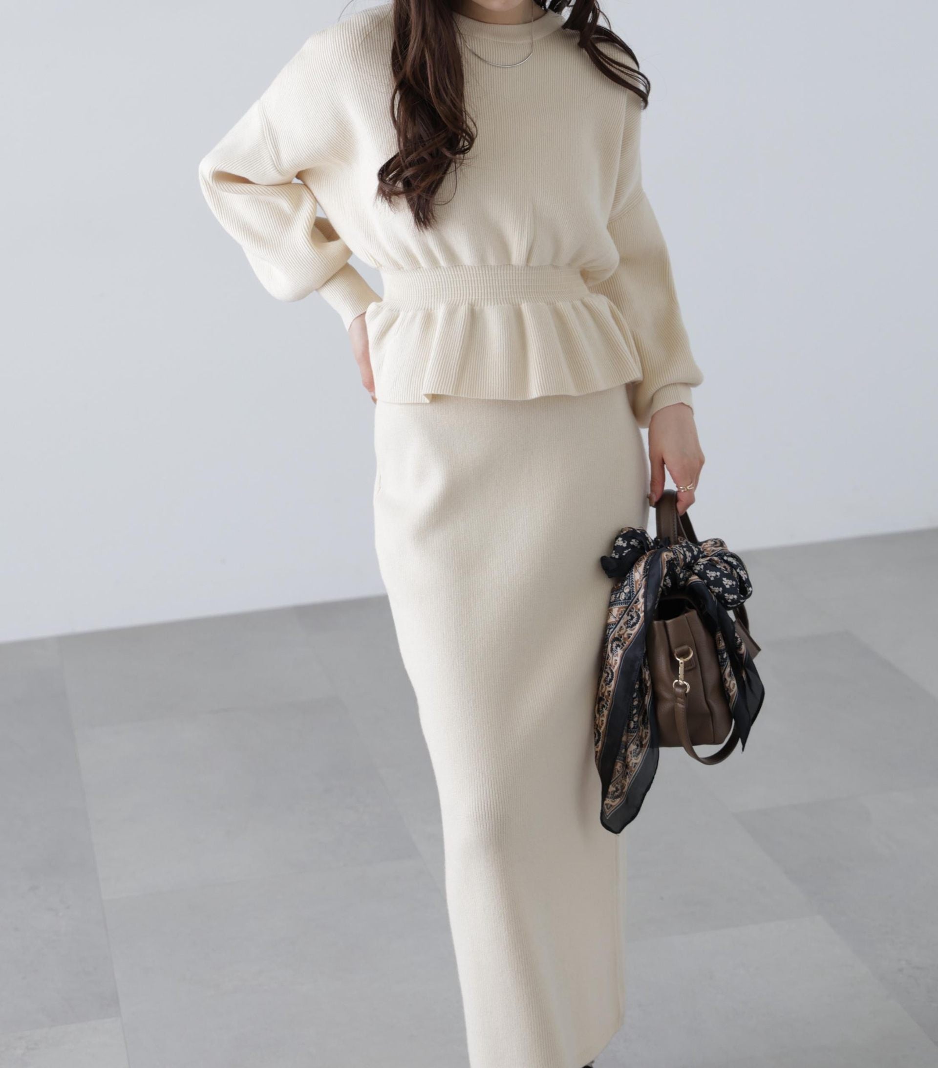 ペプラムニットセットアップ オフ