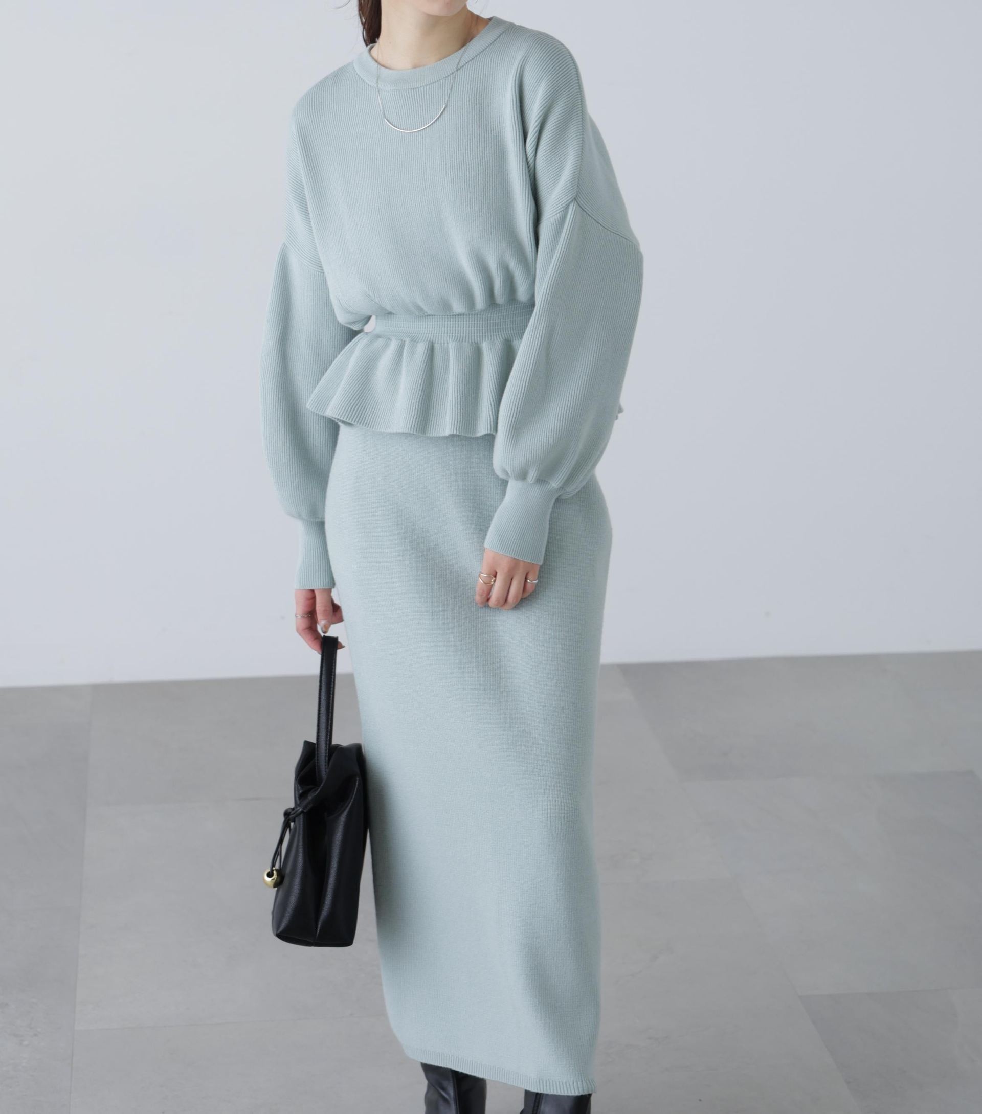 ペプラムニットセットアップ ライトブルー