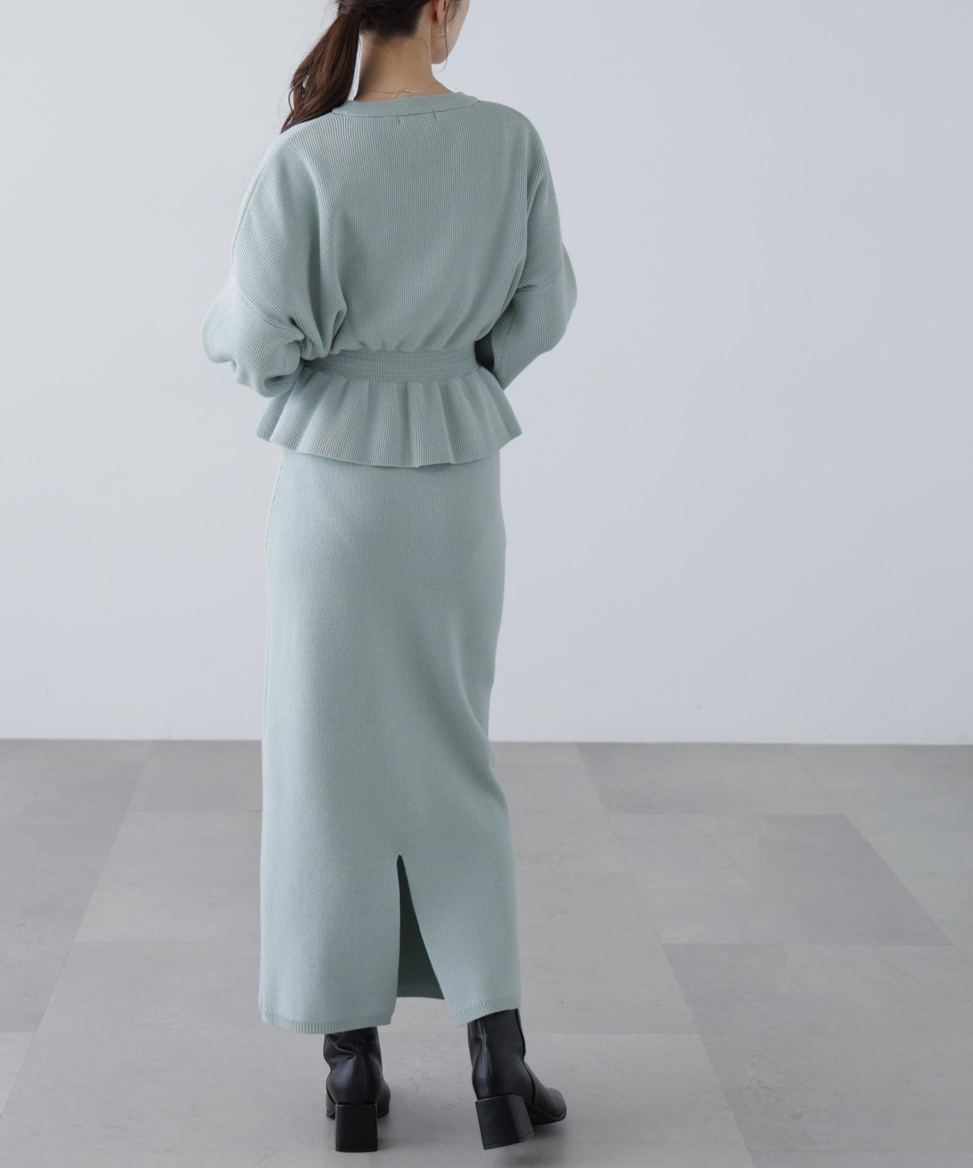 ペプラムニットセットアップ ライトブルー