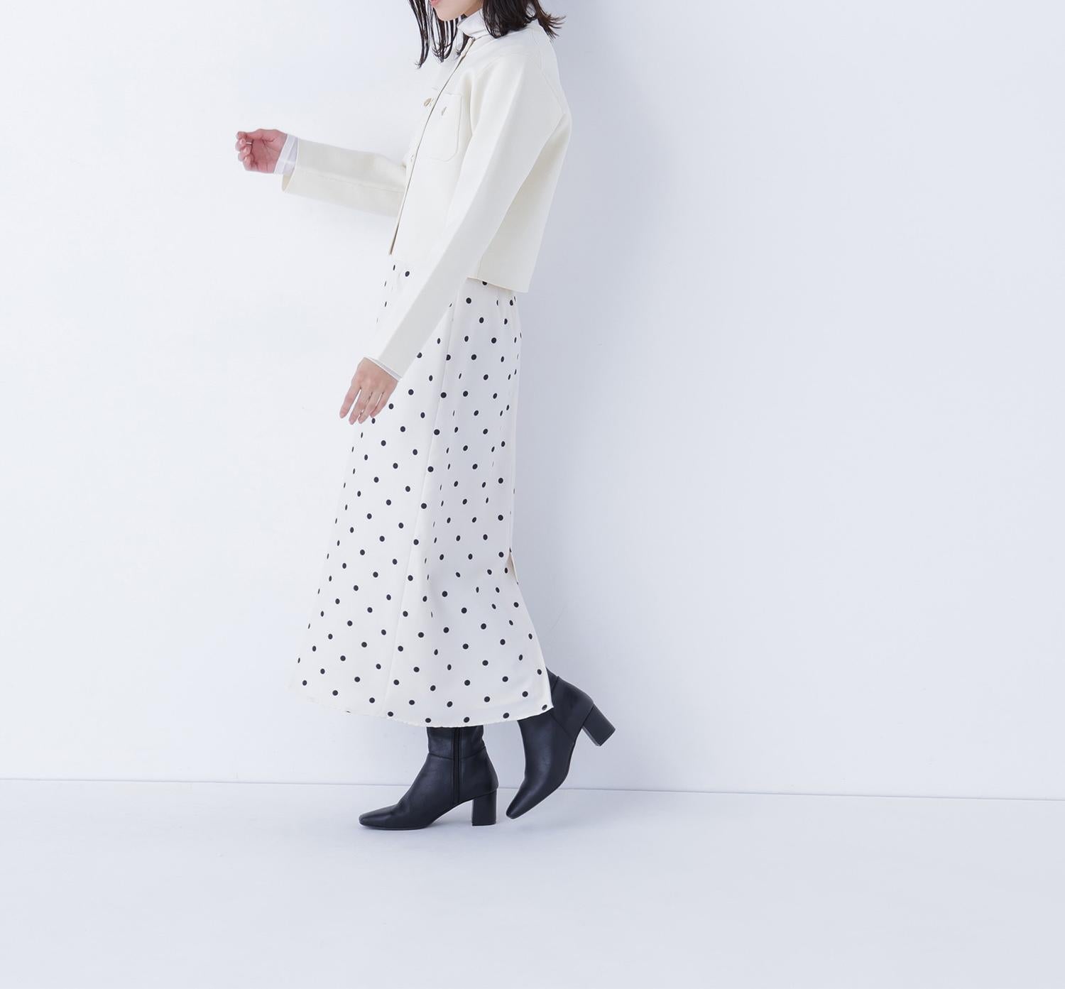 ドットサテンタイトスカート オフホワイトベース2