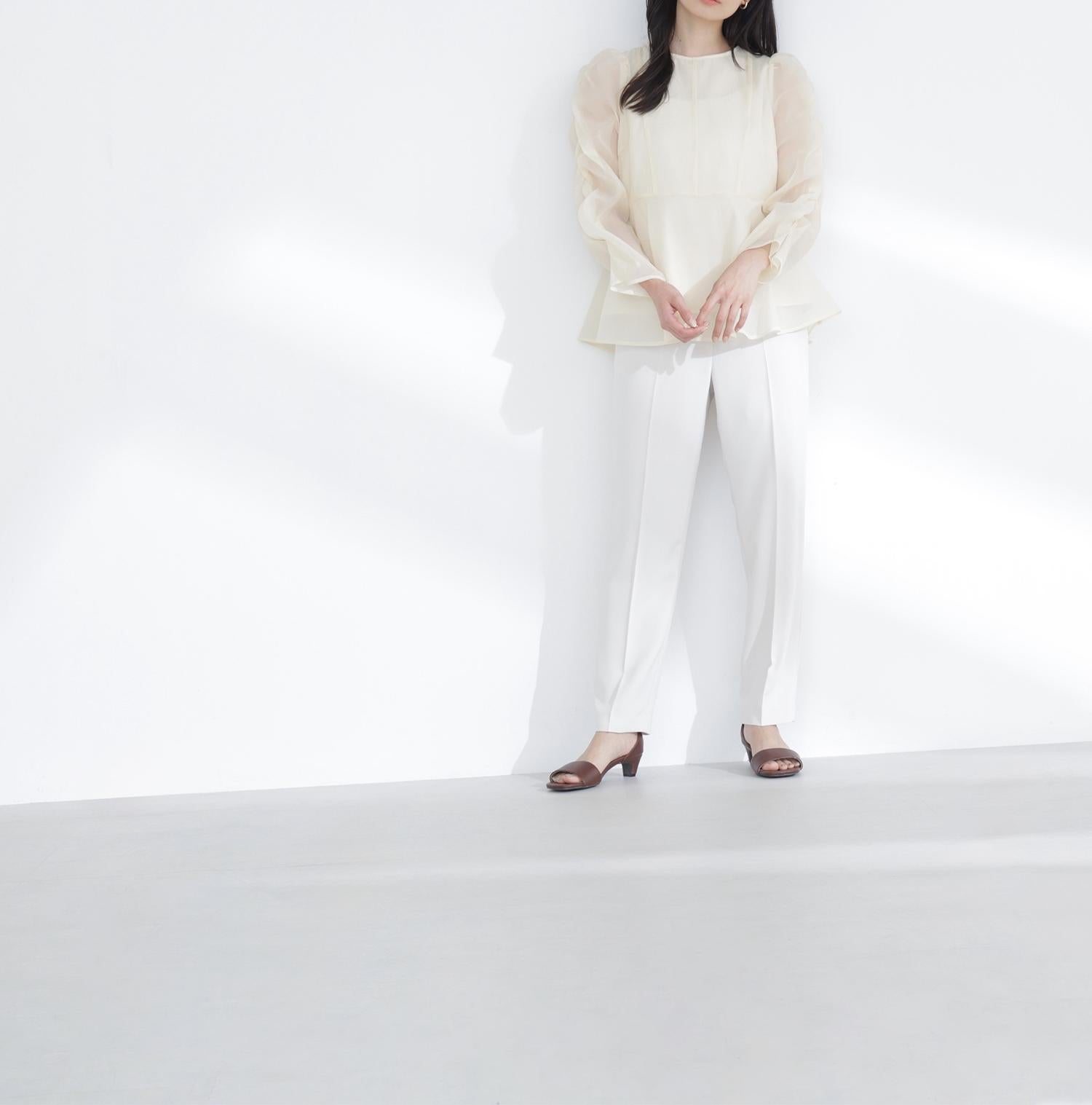 カラーテーパードパンツ オフベージュ