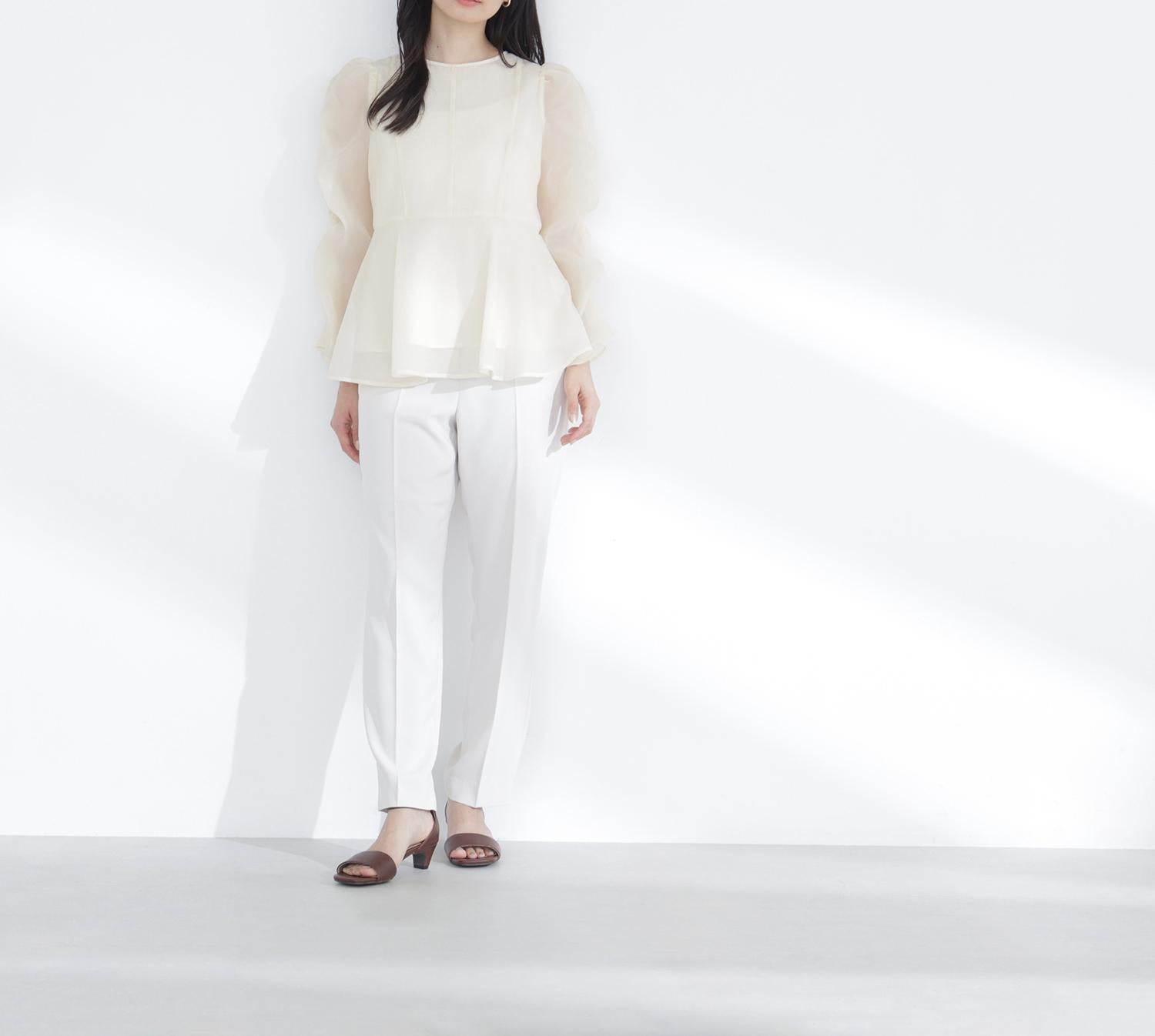 カラーテーパードパンツ オフベージュ