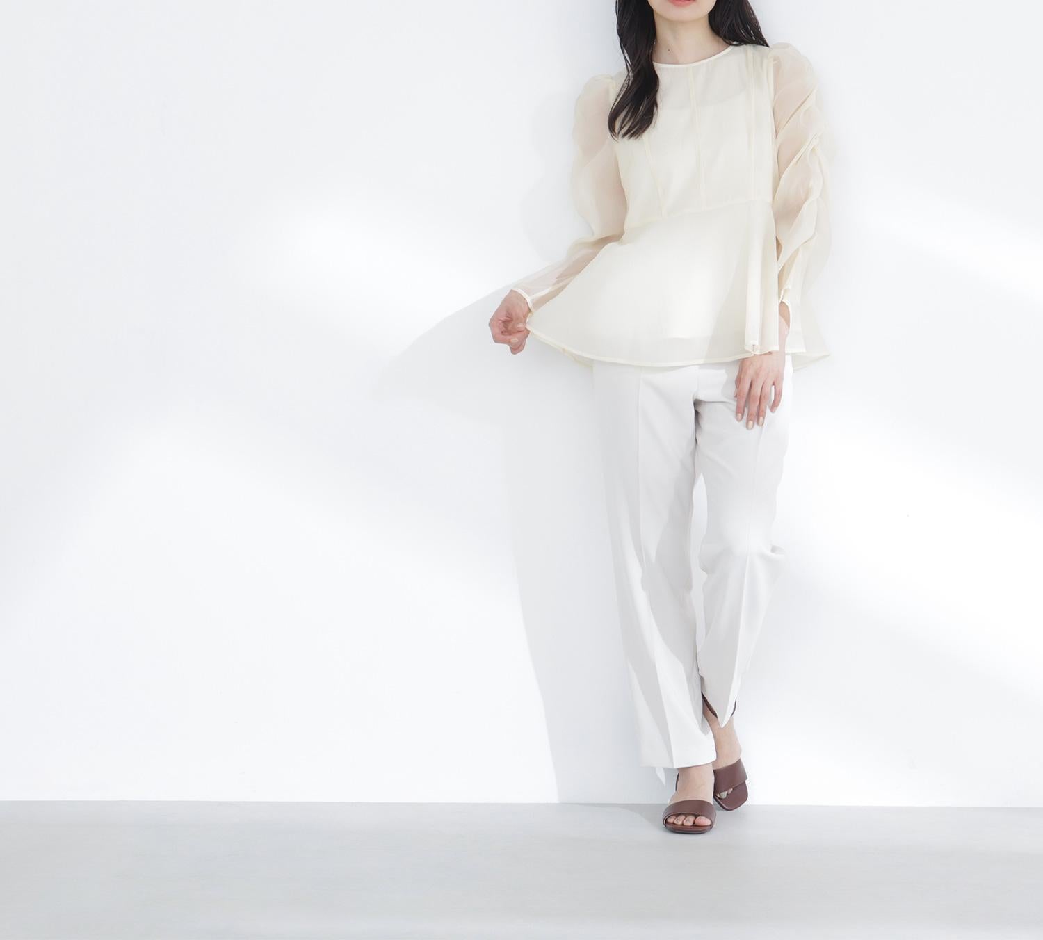 カラーテーパードパンツ オフベージュ