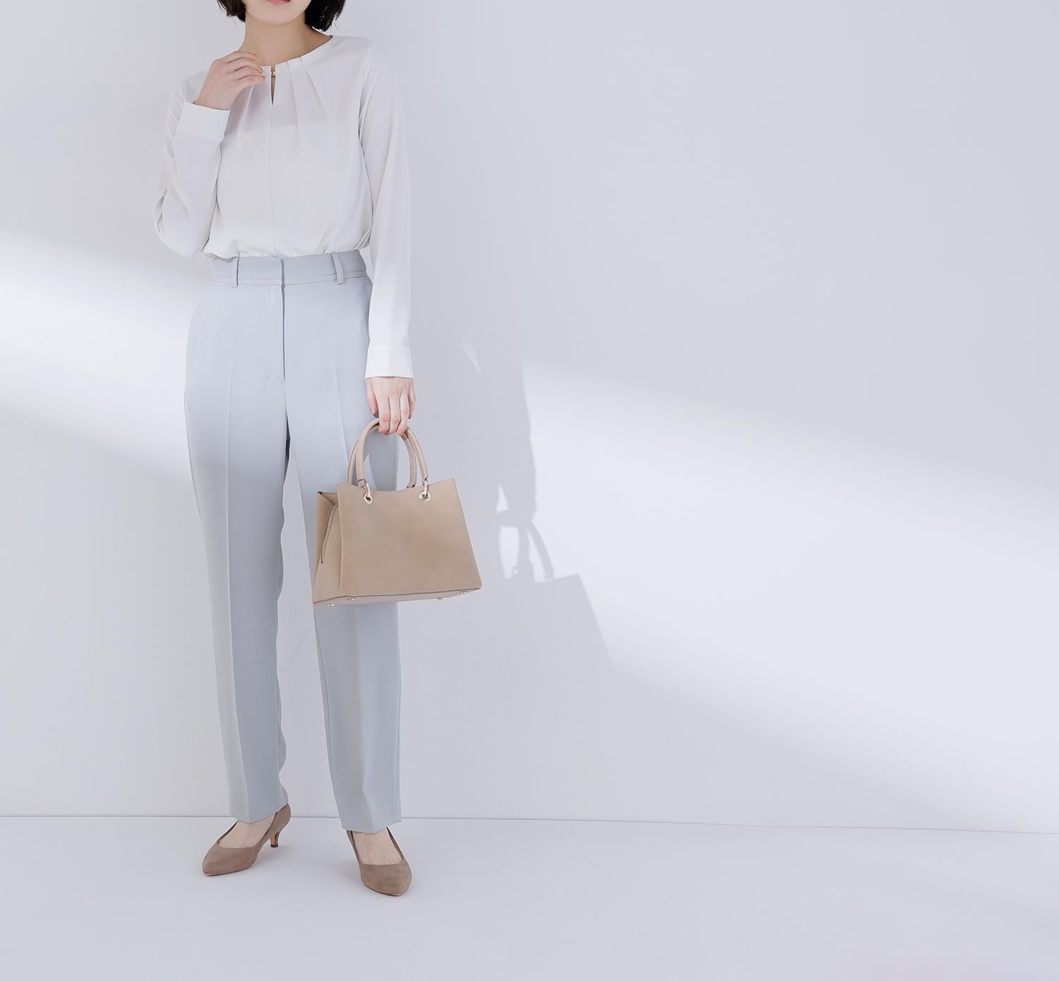 カラーテーパードパンツ ライトグリーン