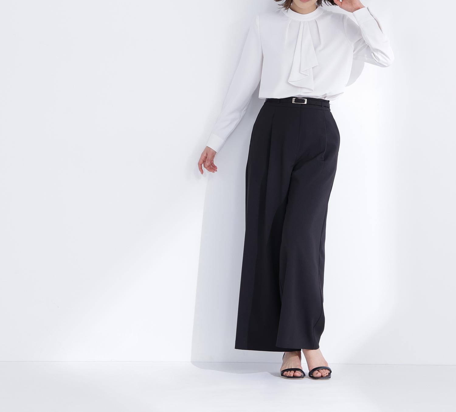 ラッフルボウタイブラウス オフホワイト1