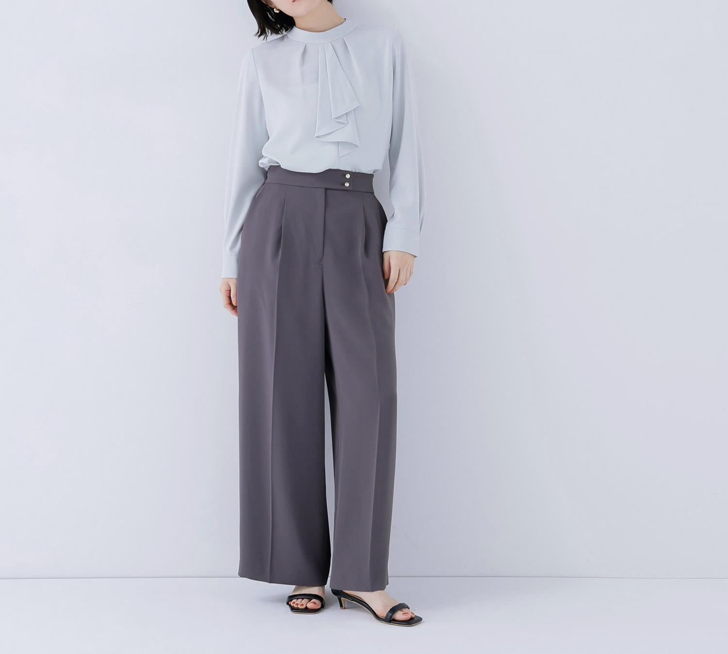 ラッフルボウタイブラウス ペールグリーン