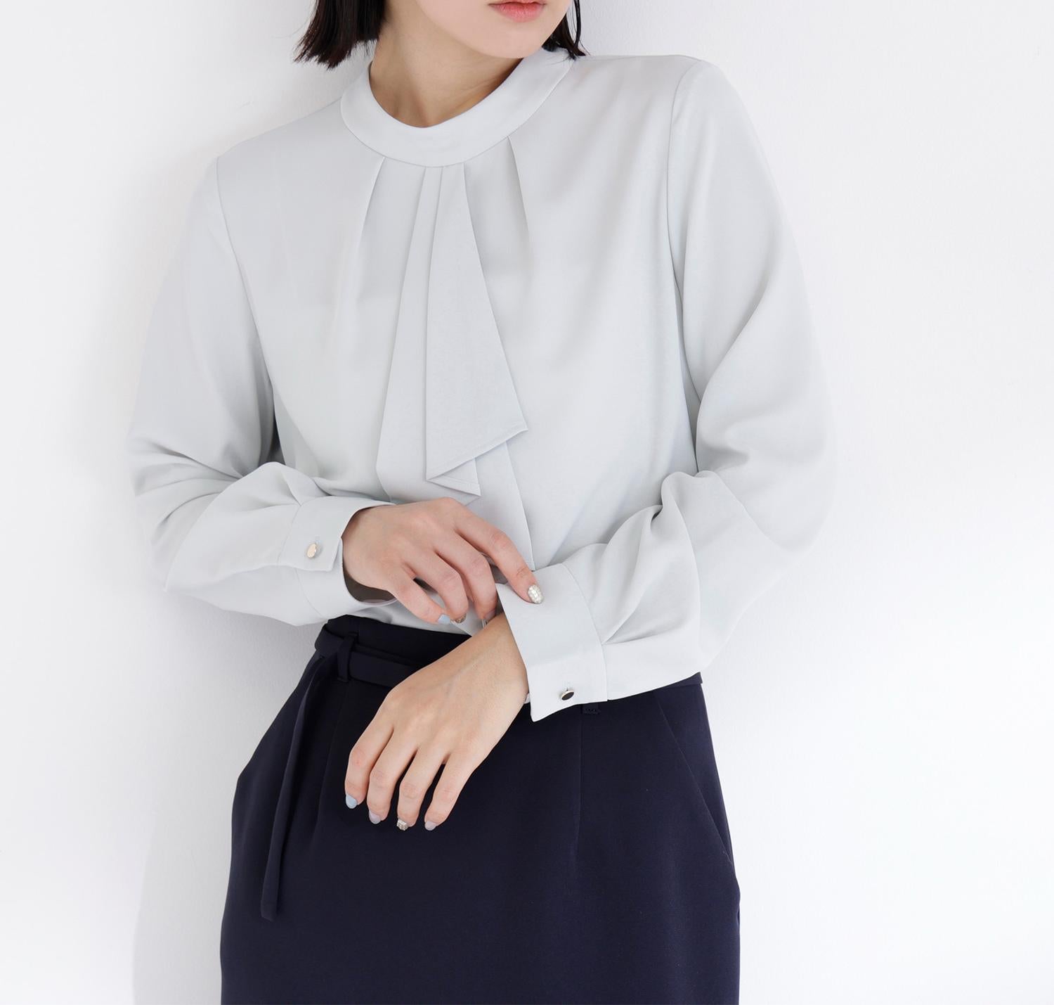 ラッフルボウタイブラウス ペールグリーン