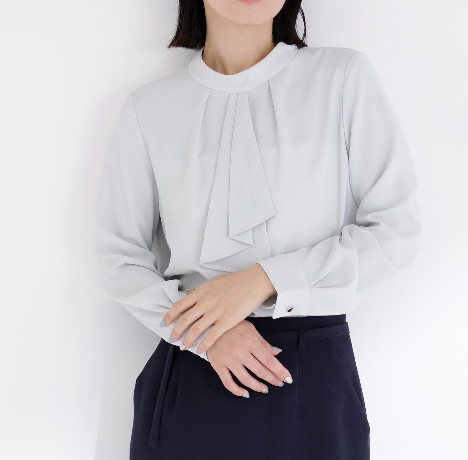 ラッフルボウタイブラウス ペールグリーン