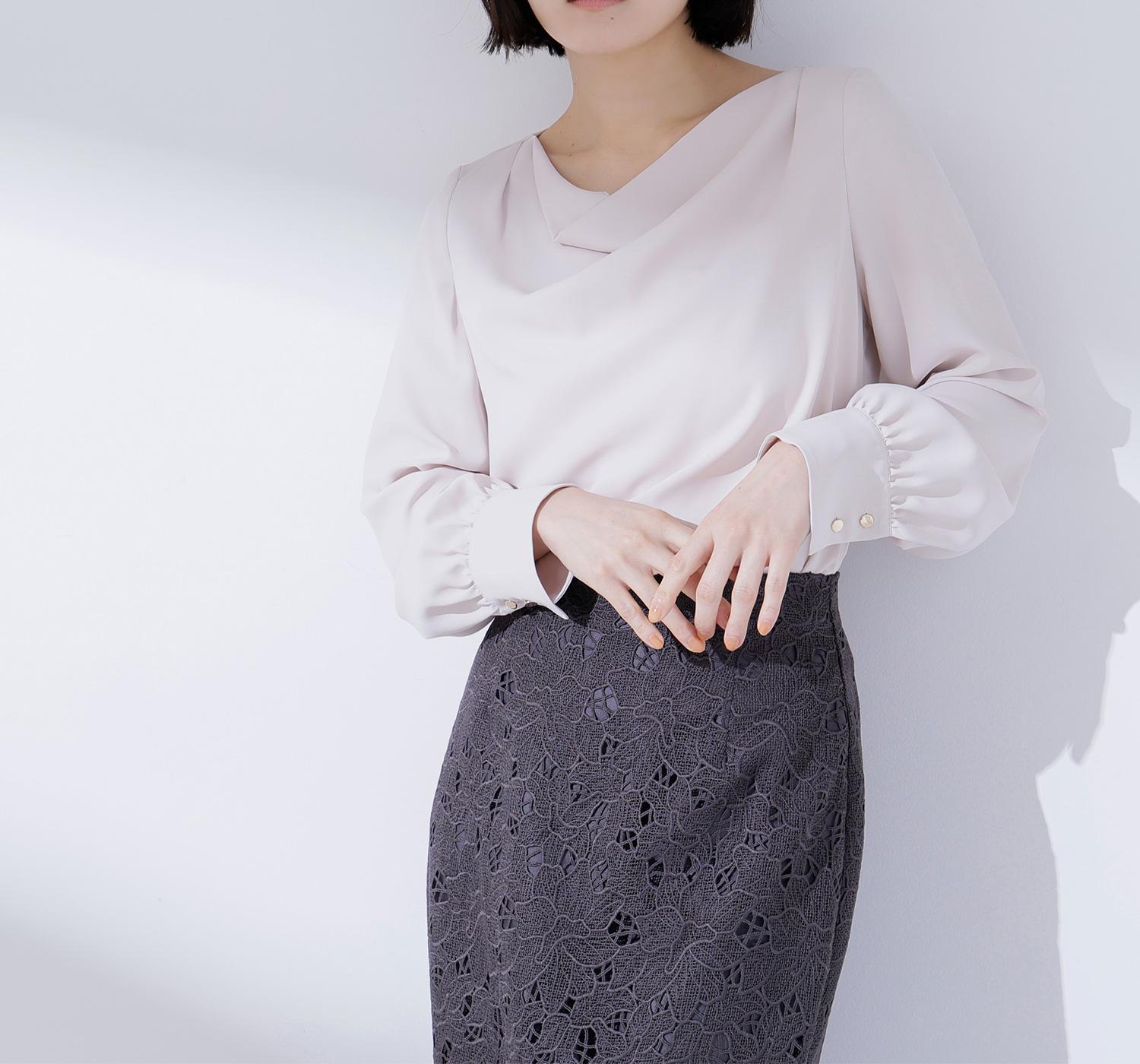 ドレープネックブラウス ペールピンク