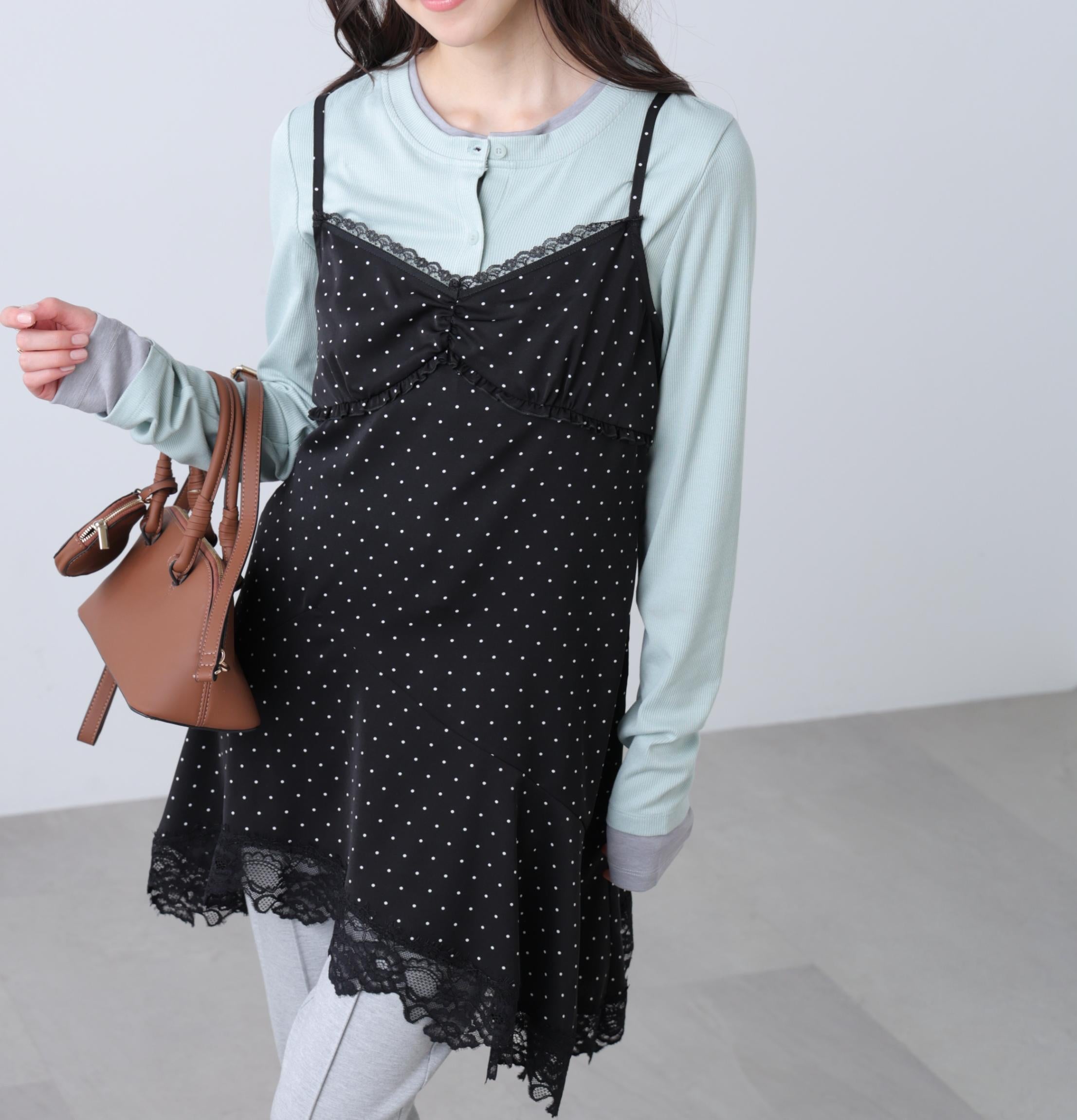 イレヘムキャミワンピース ブラックベースドット1