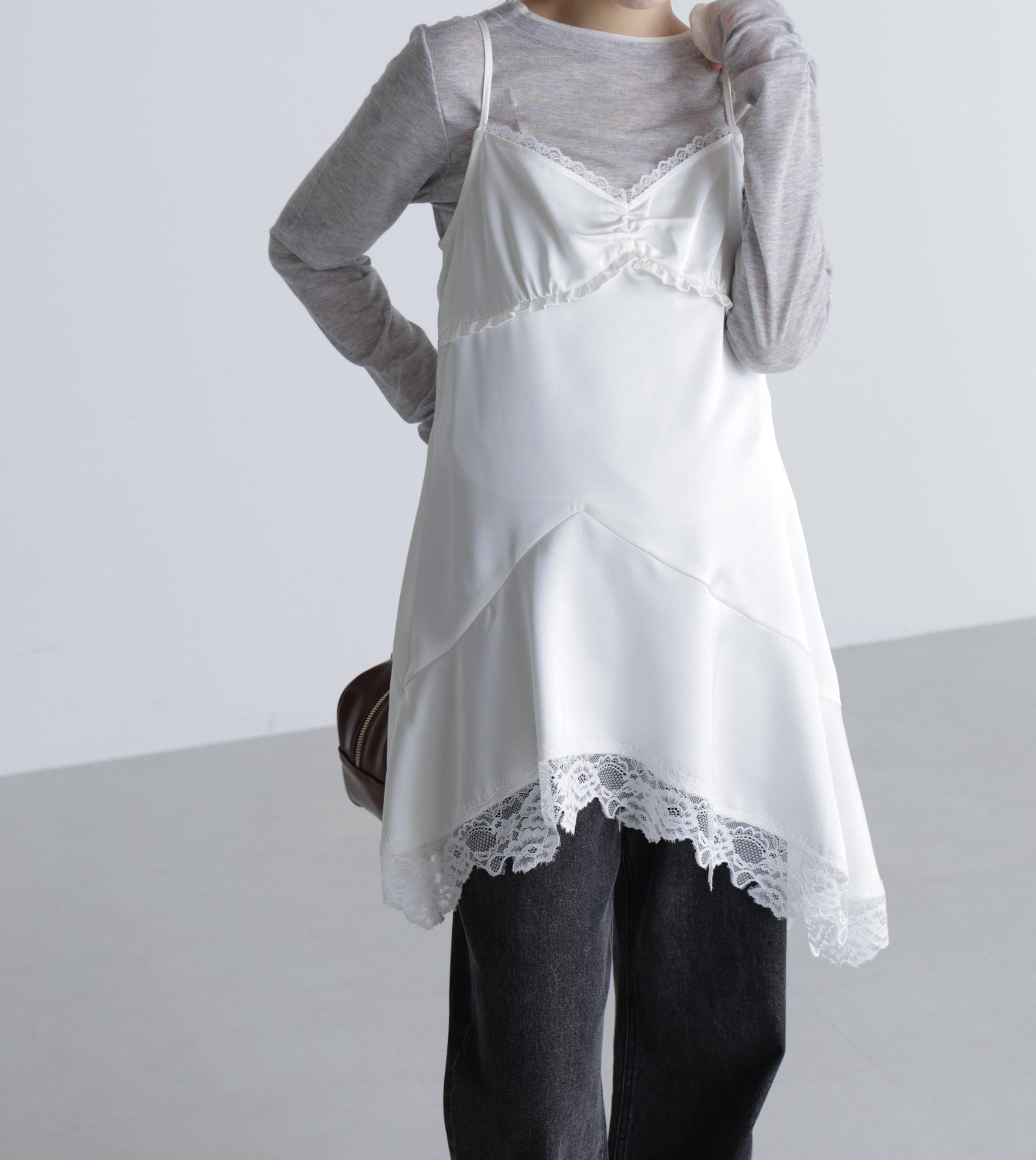 イレヘムキャミワンピース オフ