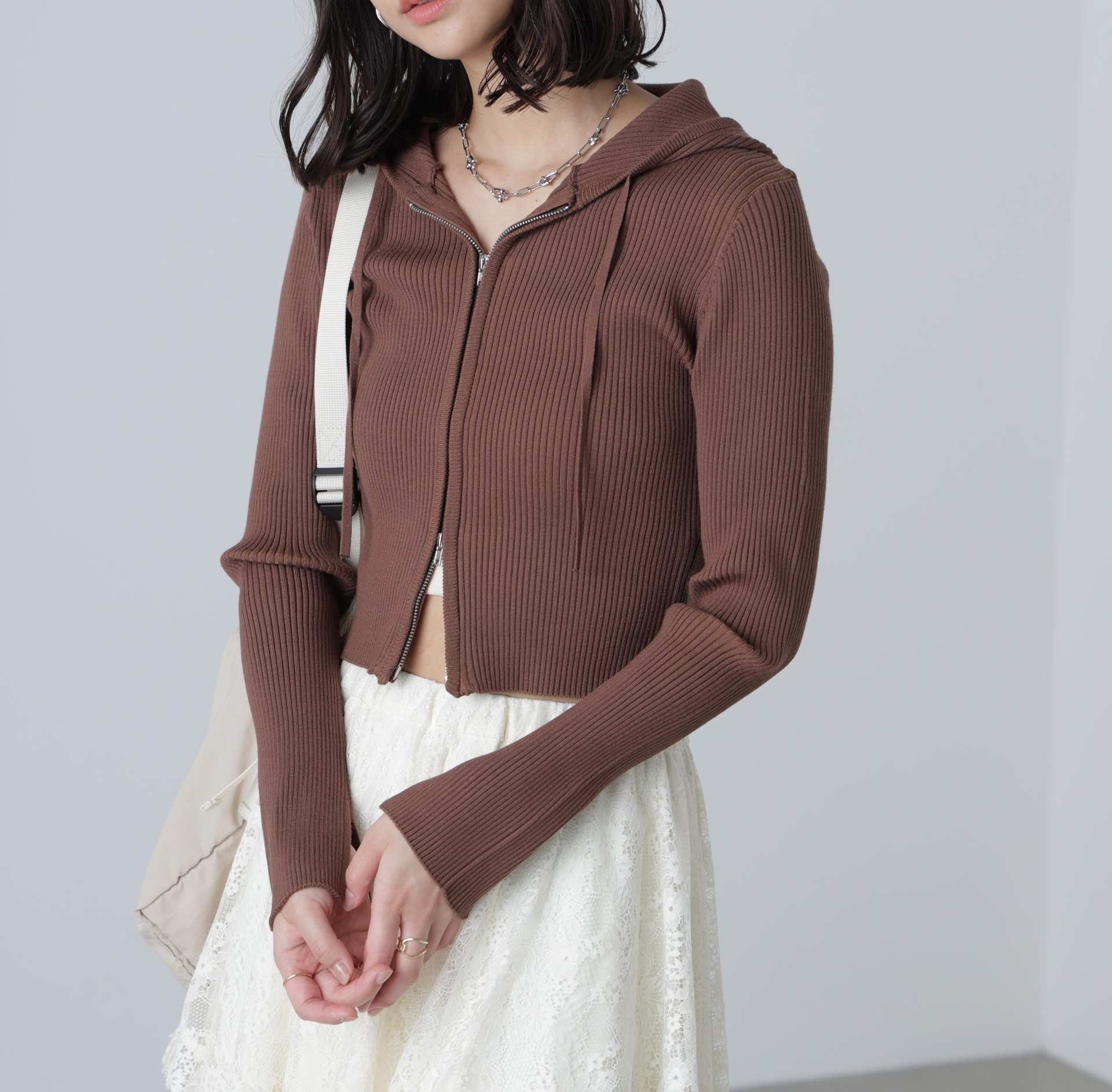 配色リブショート丈ニットパーカー ブラウン