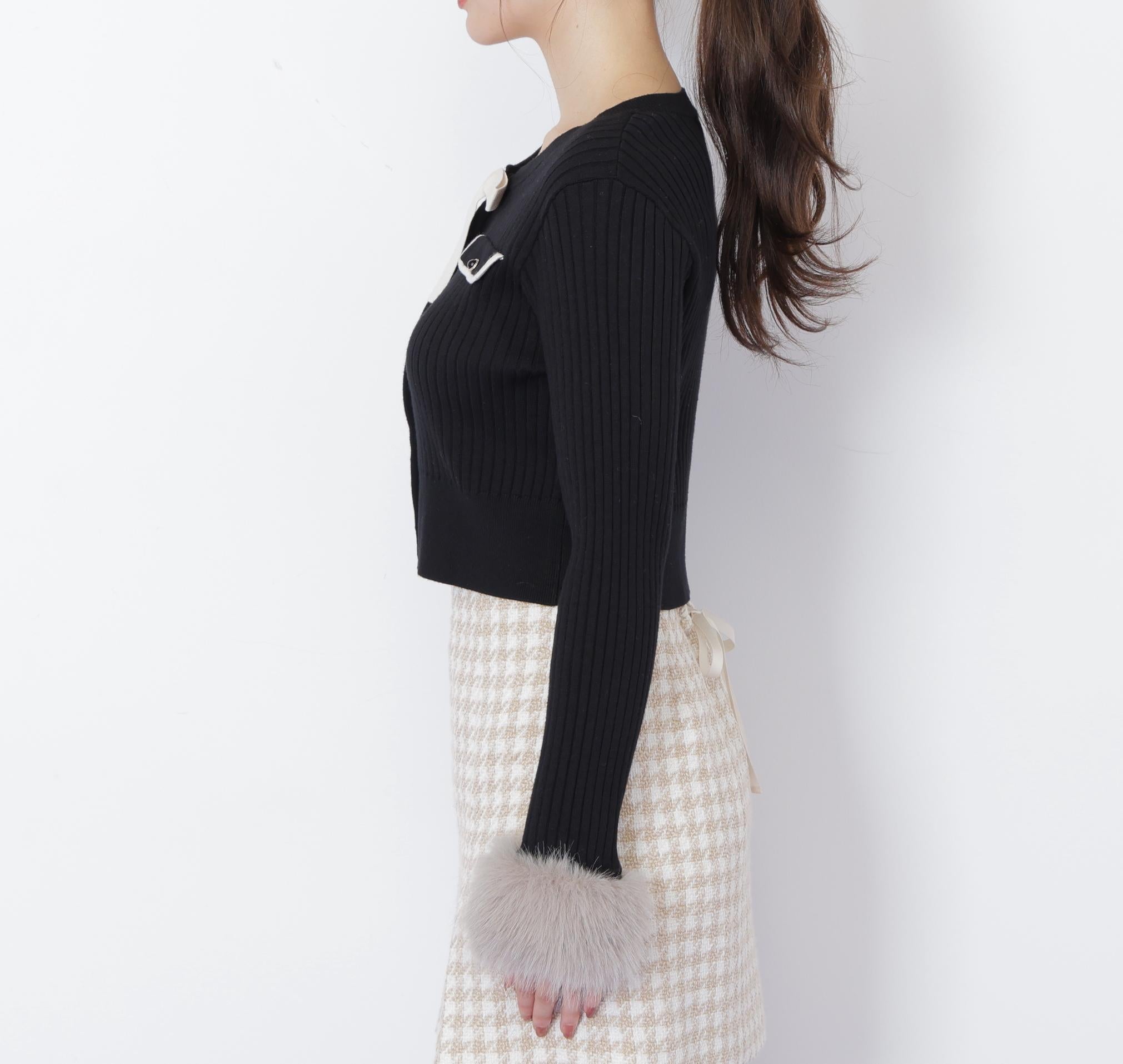 袖フェイクファーカーデトップス ブラック