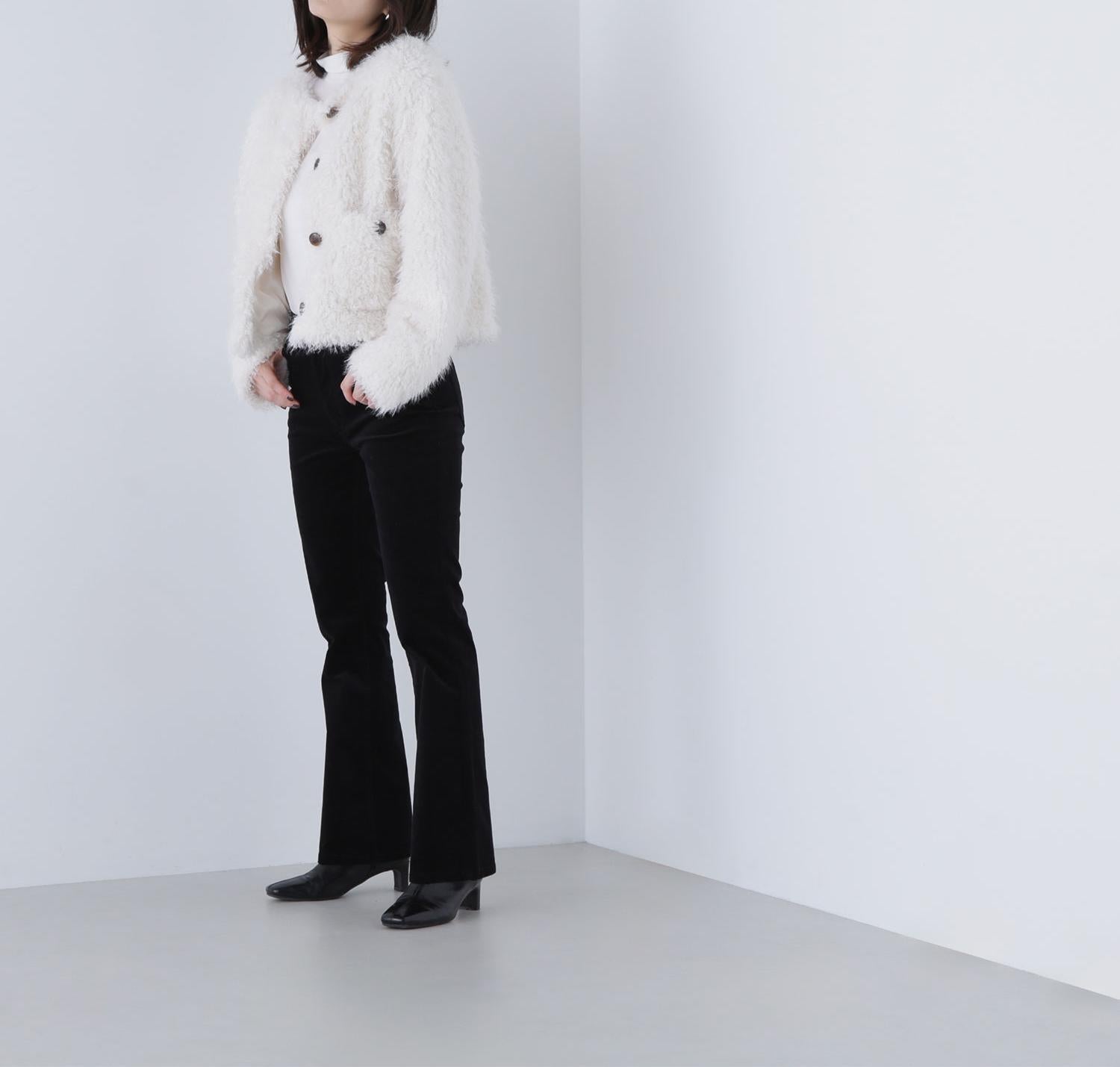 カーリーフェイクファージャケット オフホワイト1