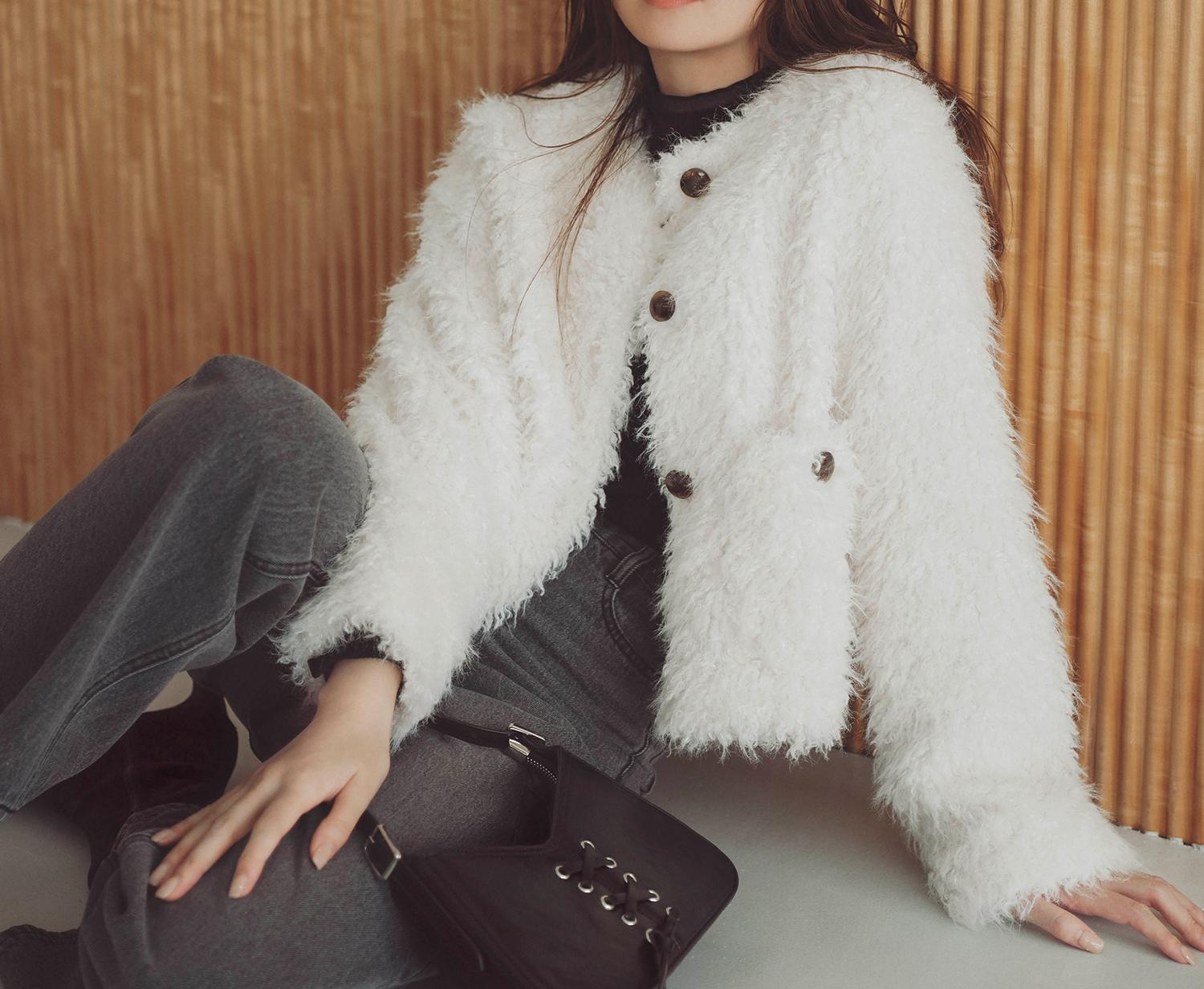 カーリーフェイクファージャケット オフホワイト1