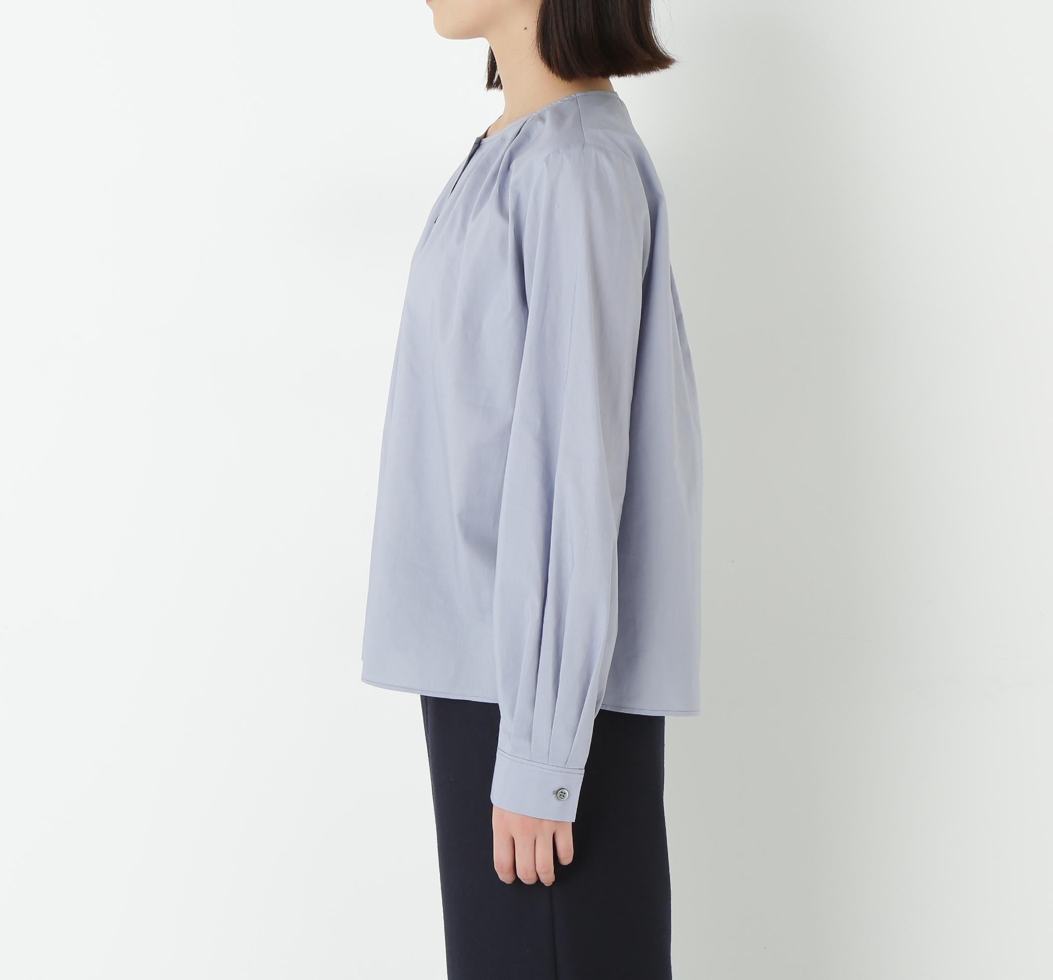 ノーカラータックブラウス ブルー