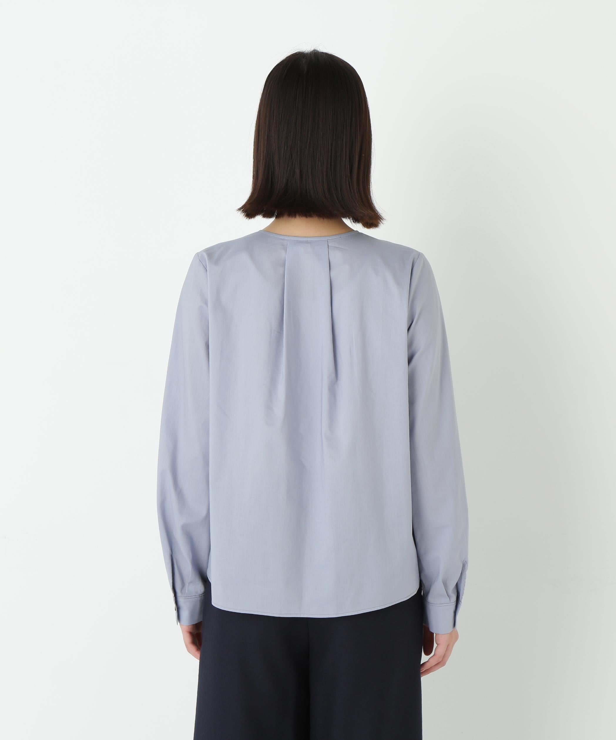 ノーカラータックブラウス ブルー