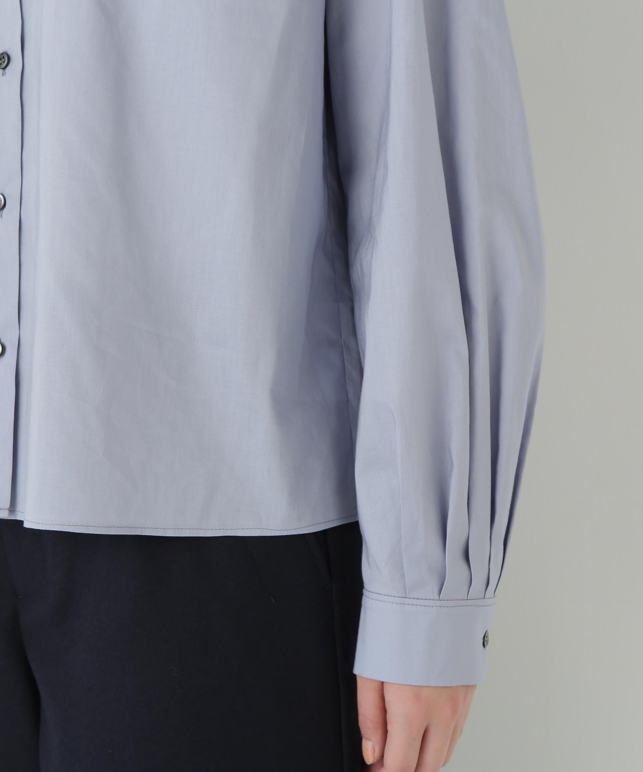 ノーカラータックブラウス ブルー