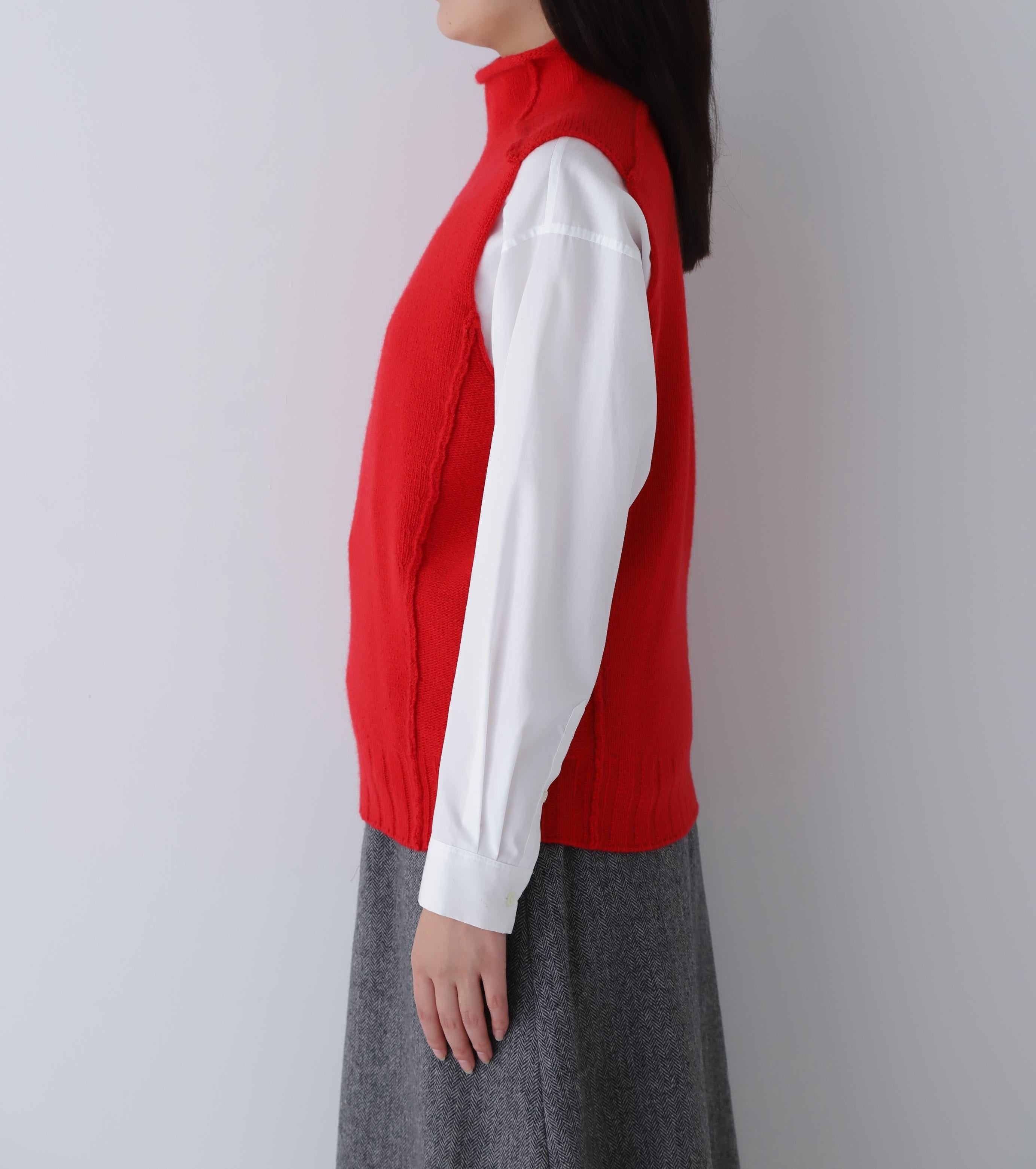 ◆アウトリンキングハイネックベスト レッド