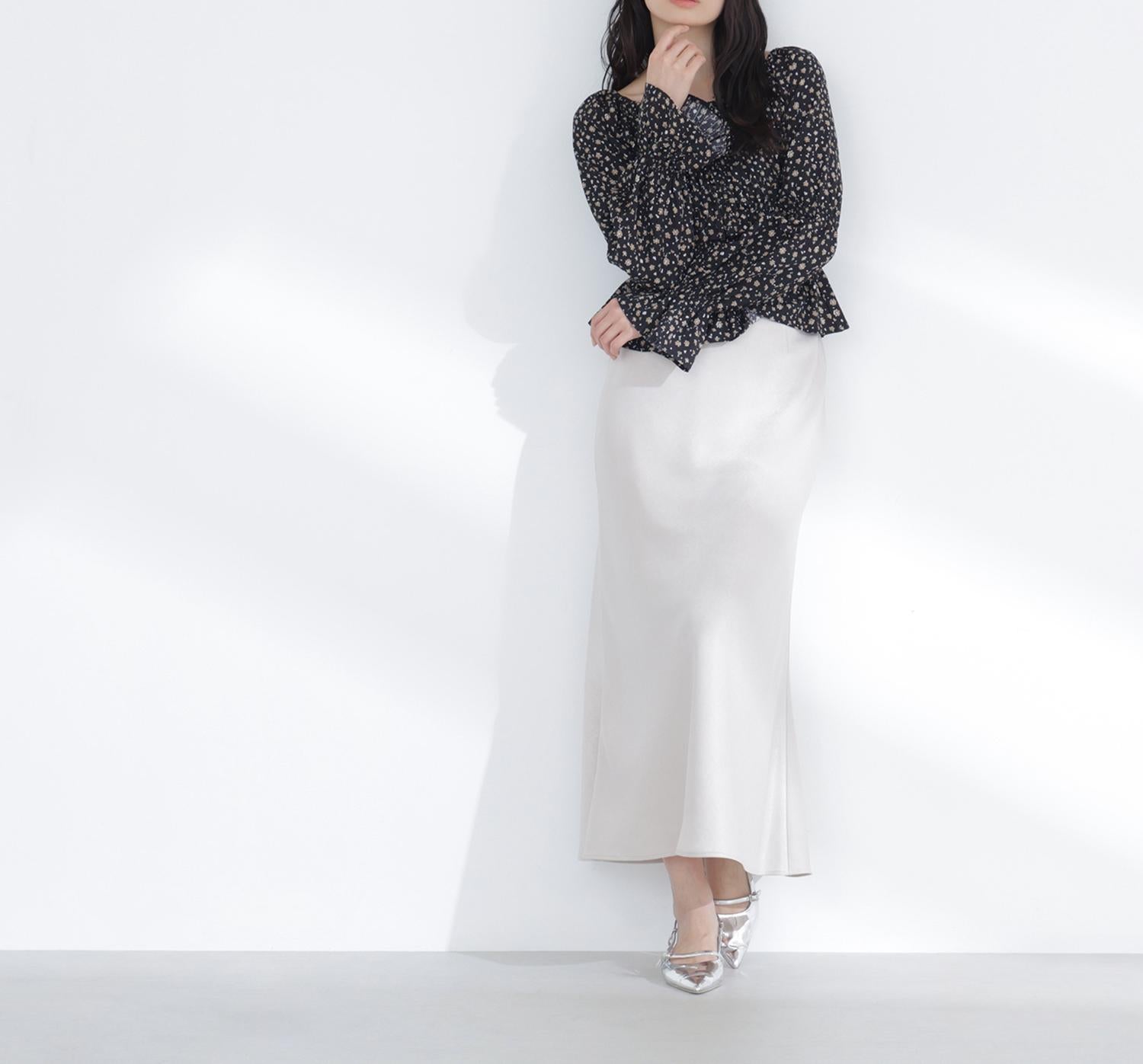 バイアスサテンナロースカート アイボリー1