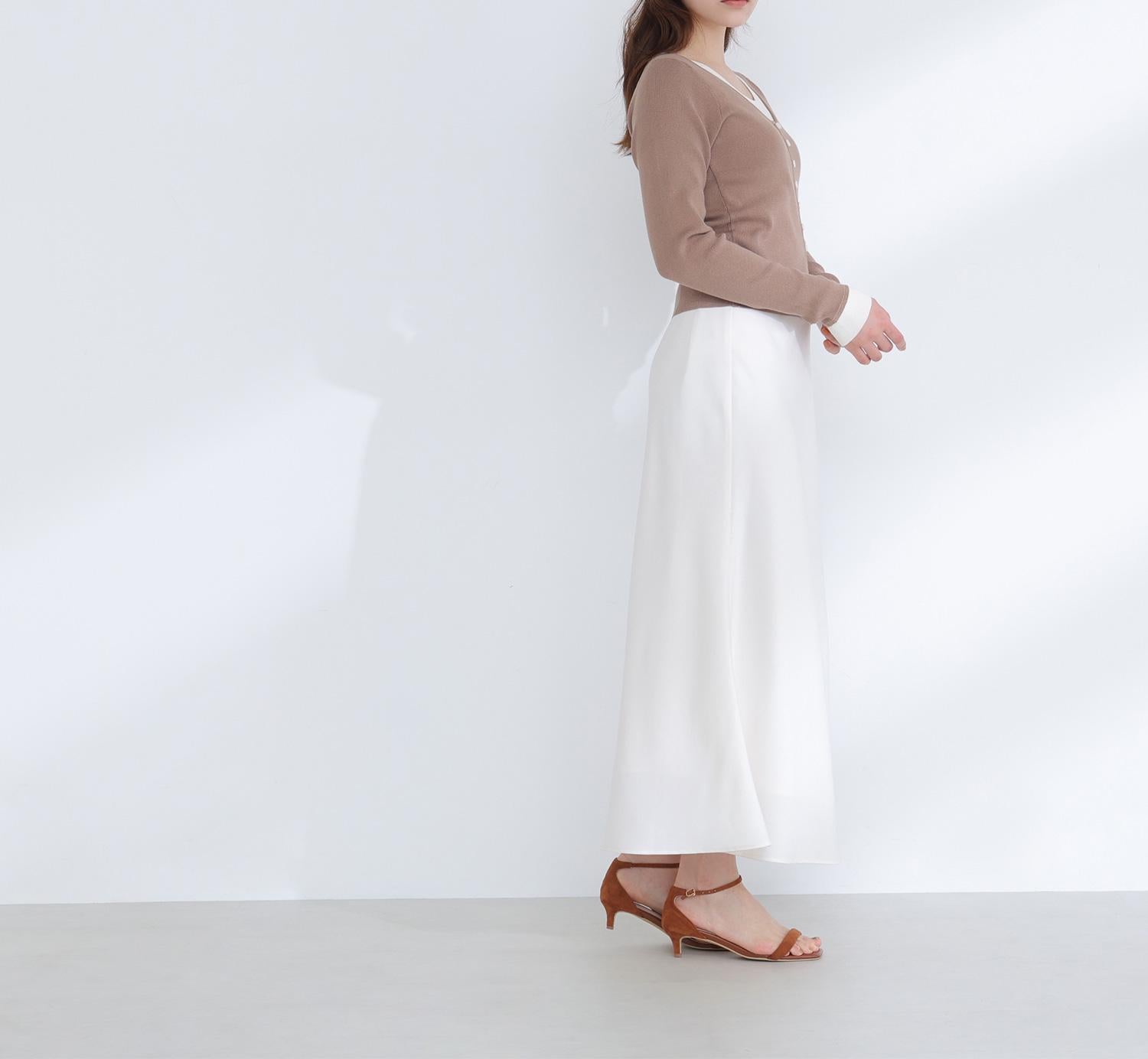 バイアスサテンナロースカート アイボリー1
