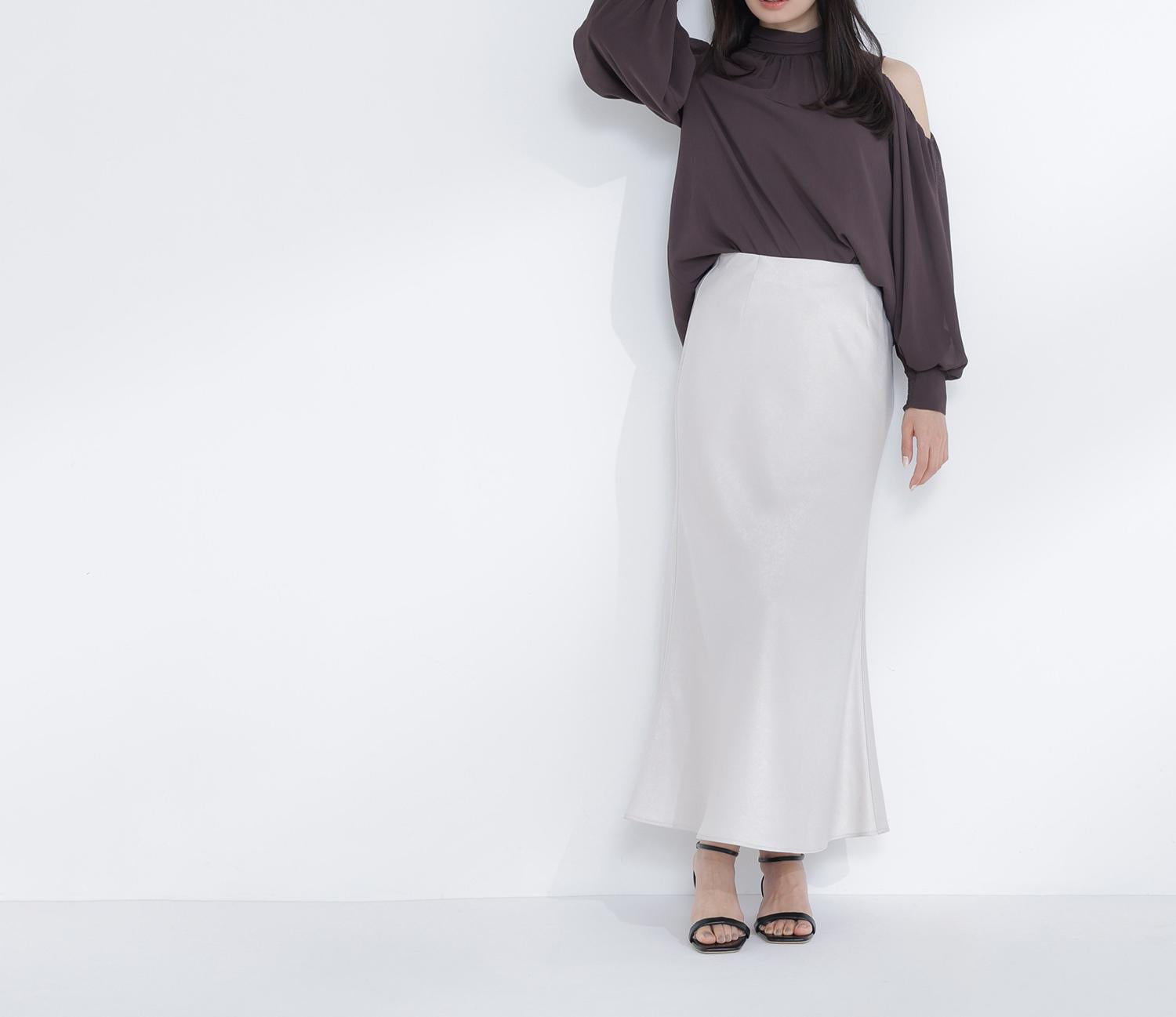 バイアスサテンナロースカート アイボリー1