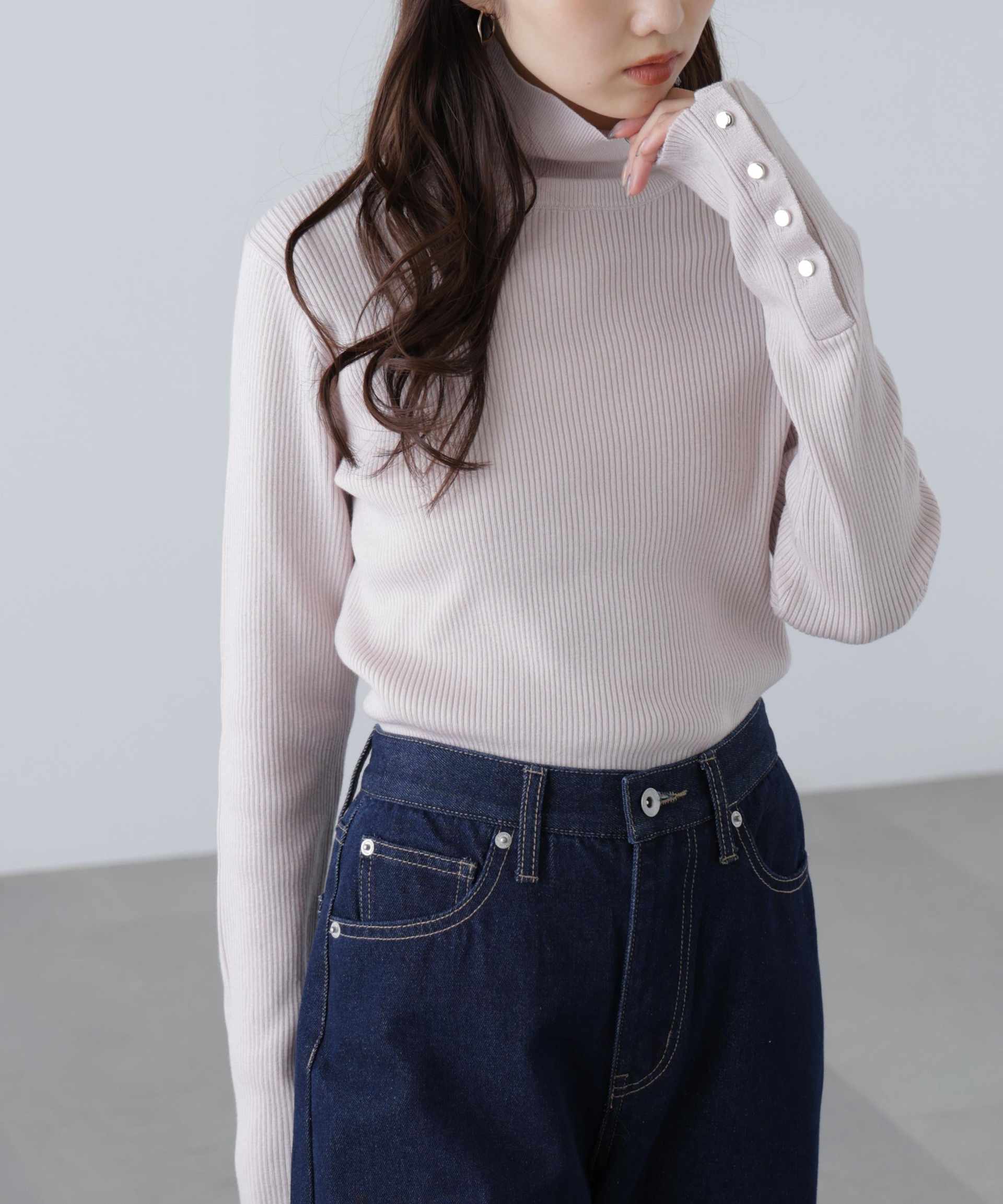 袖金ボタンリブタートルニット ピンク